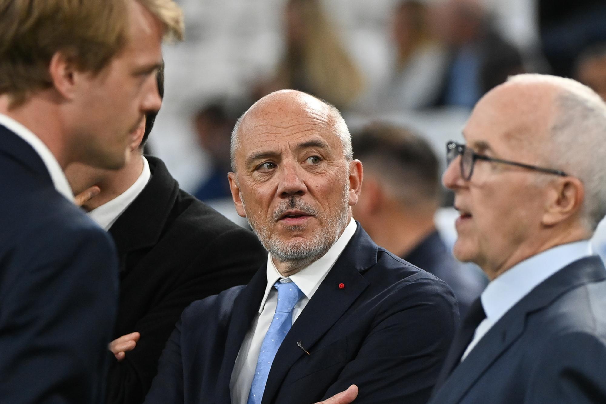 Le nouveau président de l'OM Stéphane Richard tacle Pablo Longoria et son instabilité