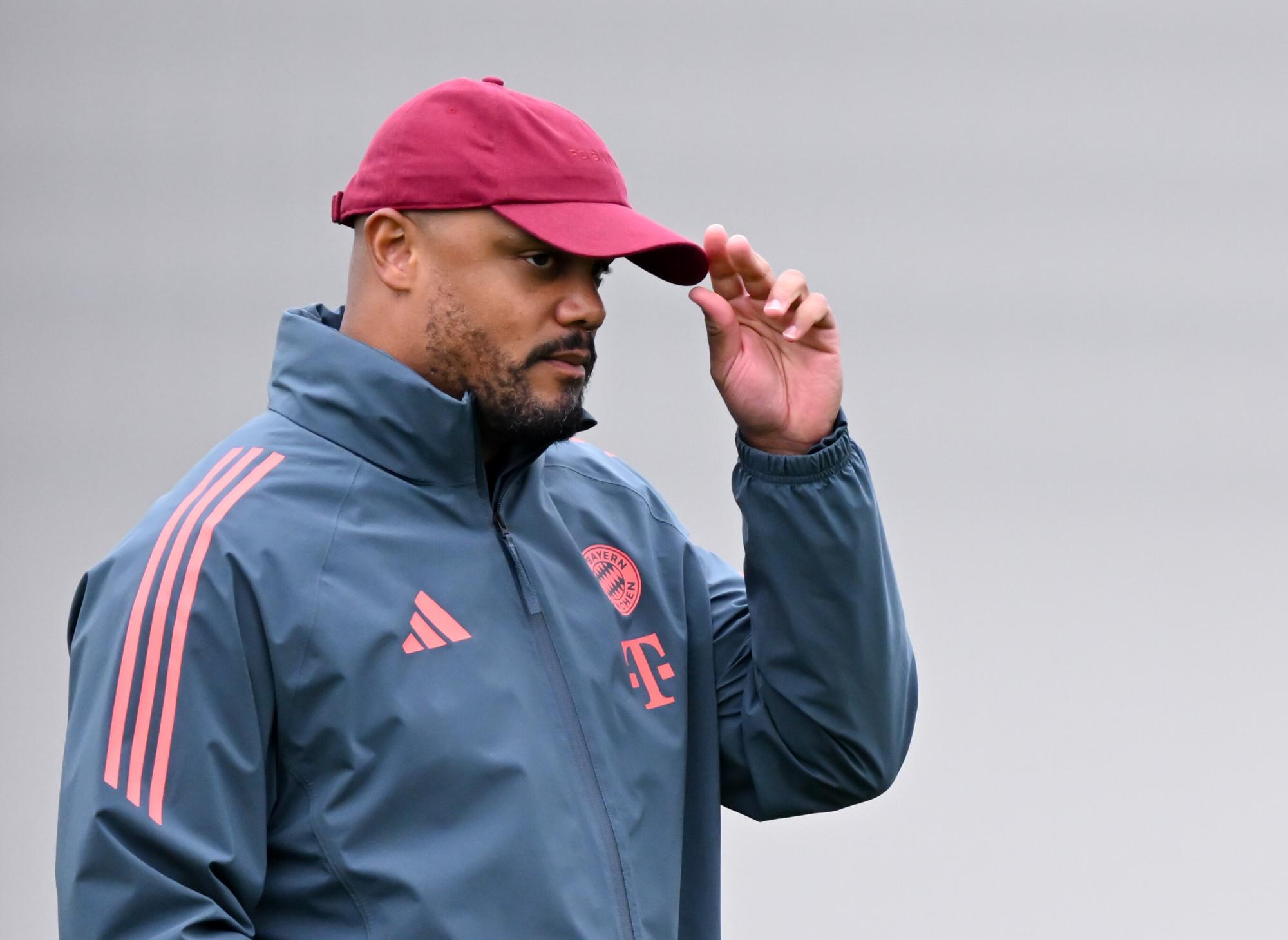 L'entraîneur du Bayern Munich Vincent Kompany heureux pour l'entraîneuse de l'Union Berlin Marie-Louise Eta