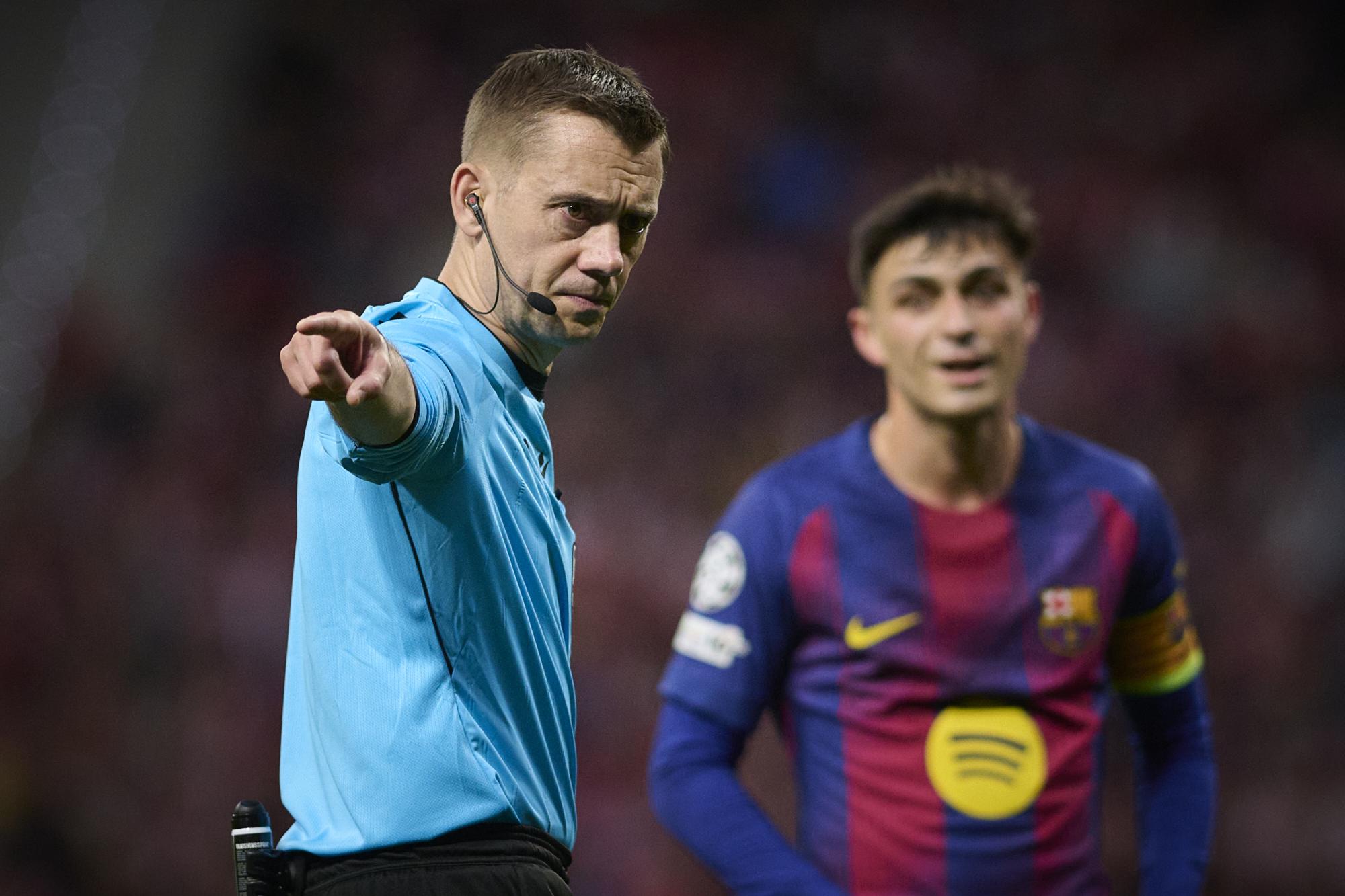 L'ancien arbitre Antonio Mateu Lahoz défend Clément Turpin, vivement critiqué par le Barça