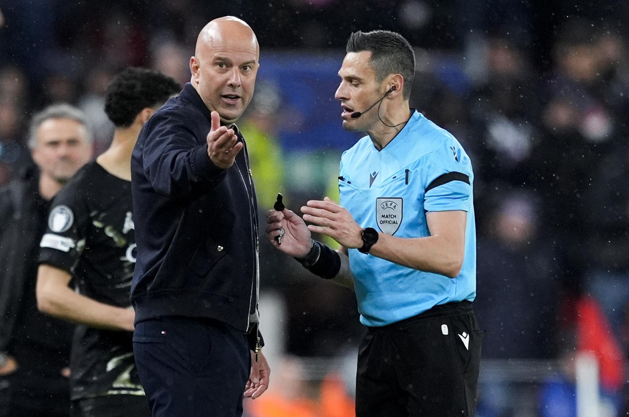 Liverpool et Konaté pestent contre l'arbitrage face au PSG