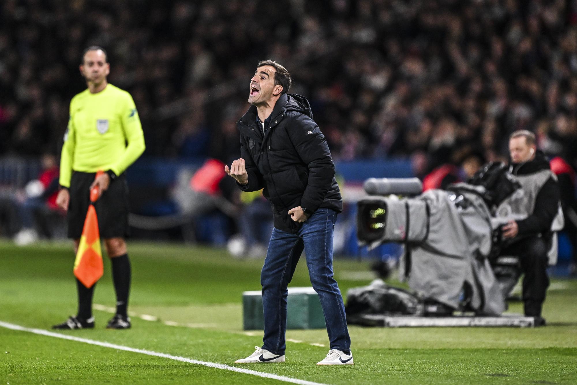 Ligue 1 - L'entraîneur de Toulouse Carles Novell s'indigne à la suite de la suspension infligée à McKenzie