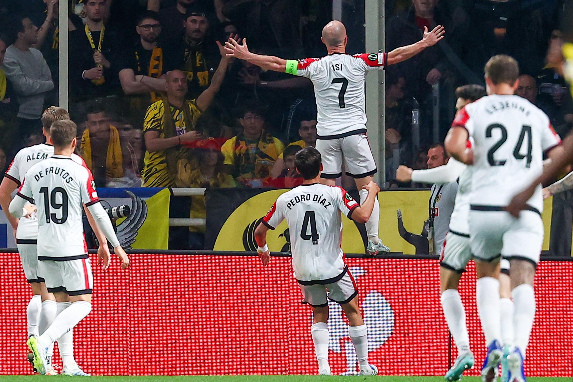 Ligue Conférence - Le Rayo Vallecano rejoint Strasbourg, Crystal Palace perd mais se qualifie face à Fiorentina