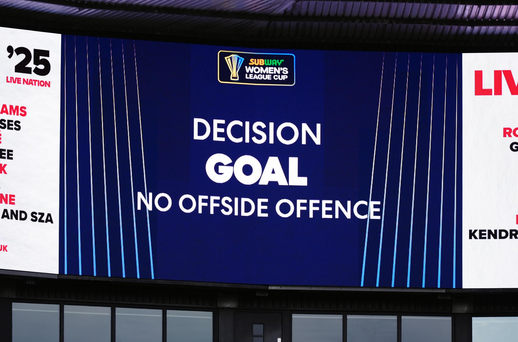 Nouvelle règle sur les hors-jeux : Le premier but de la «/loi Wenger/» accordé au Canada