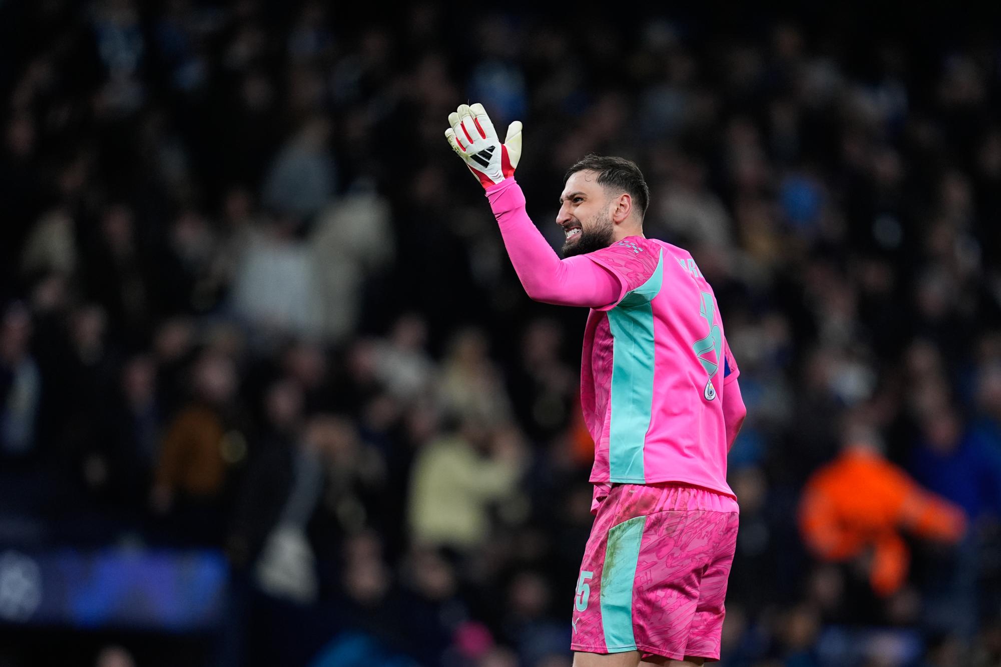 Manchester City-Arsenal : un bijou de Rayan Cherki et une bourde de Gianluigi Donnarumma pour démarrer