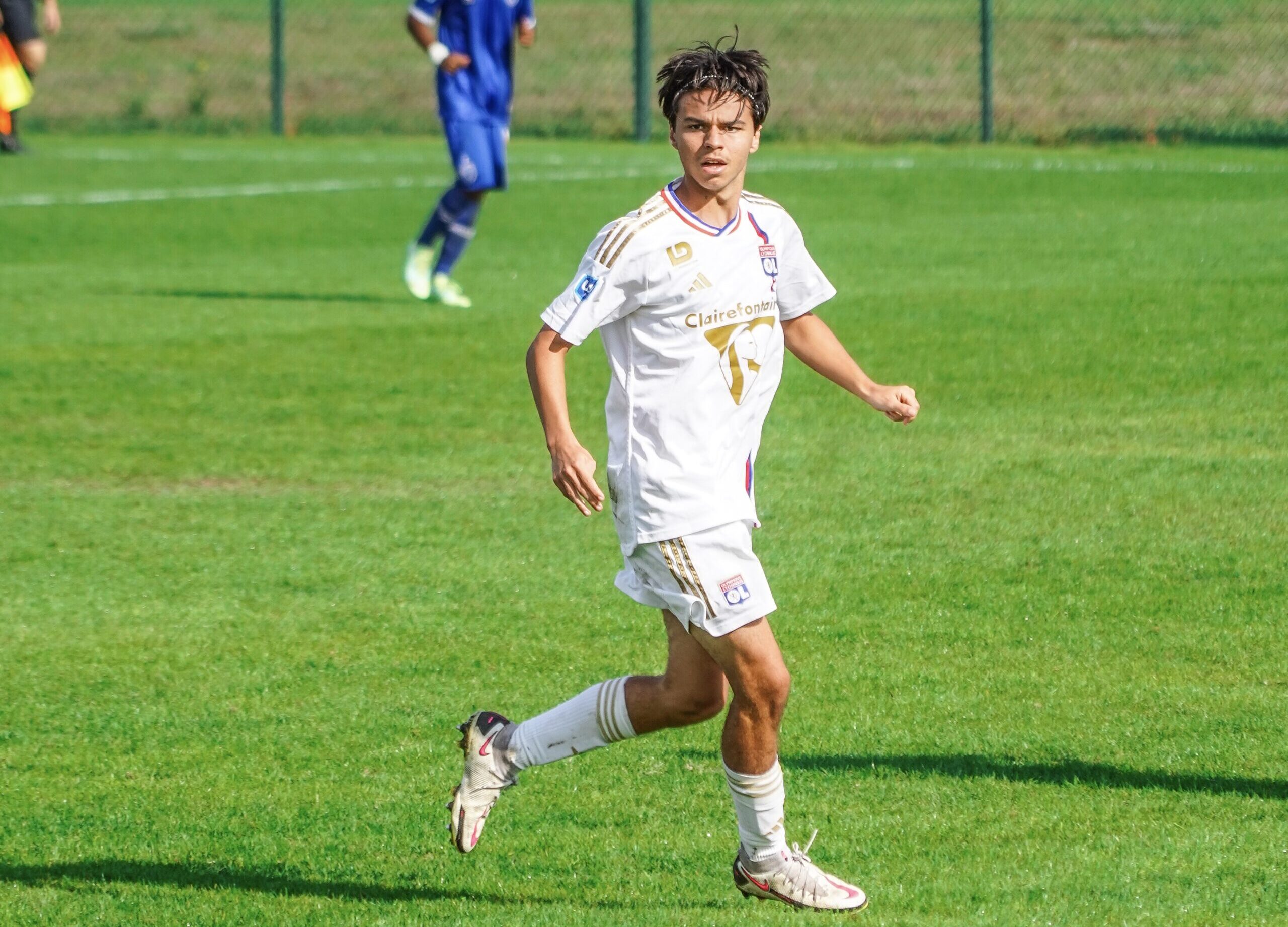 Baptiste Monveneur (ex-OL) : «/Le centre de formation est une machine qui consume nos rêves/»