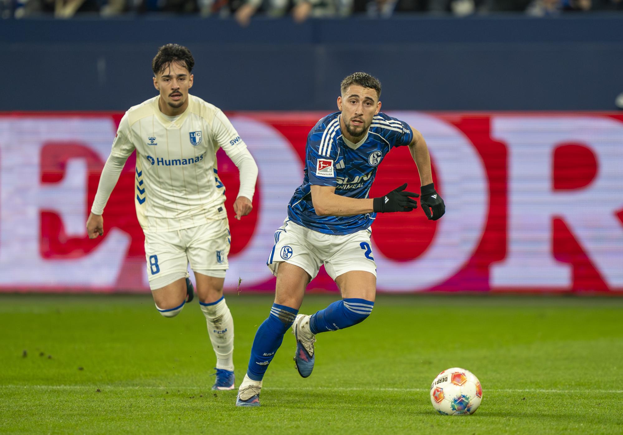 Ex-espoir du PSG désormais à Schalke, Adil Aouchiche se confie : «/Je me suis mis dans la peau d'un combattant »