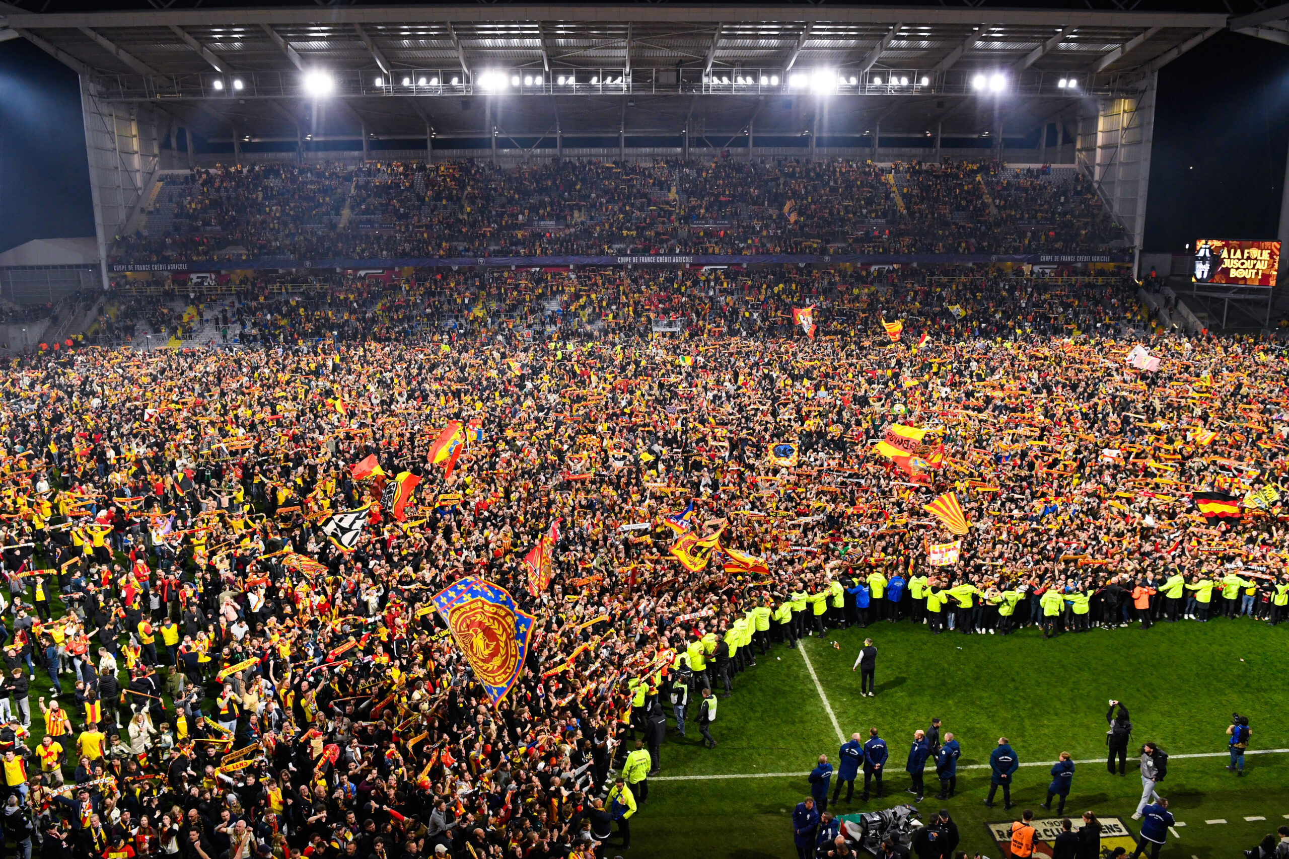 Lens, Rennes, Nantes, demi-finales de Coupe de France : Faut-il envahir la pelouse même quand on ne gagne pas de trophée ?