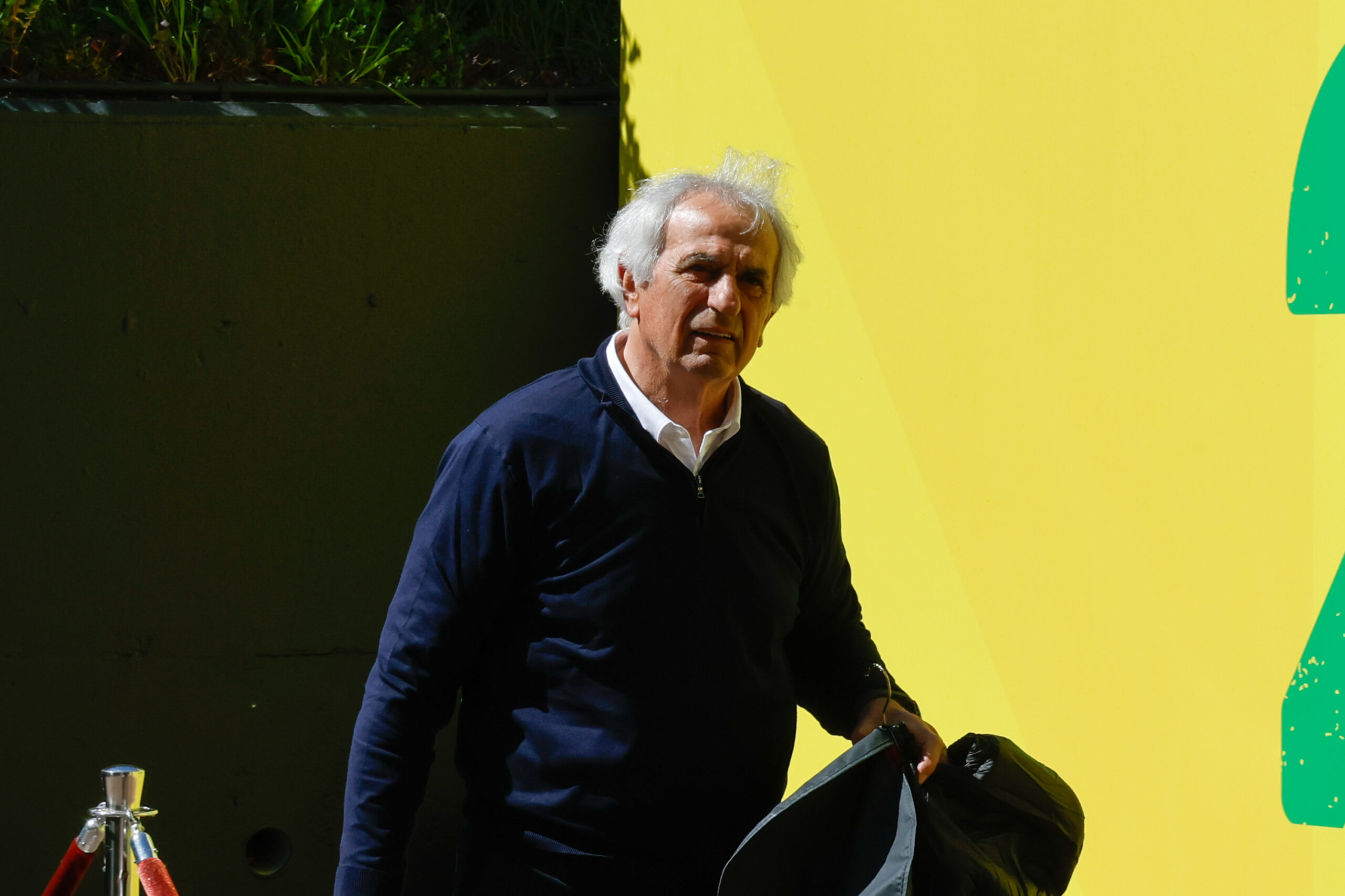 /« Quand le PSG joue contre Liverpool, c'est de la rigolade » : Vahid Halilhod~i réagit à la défaite nantaise contre le PSG