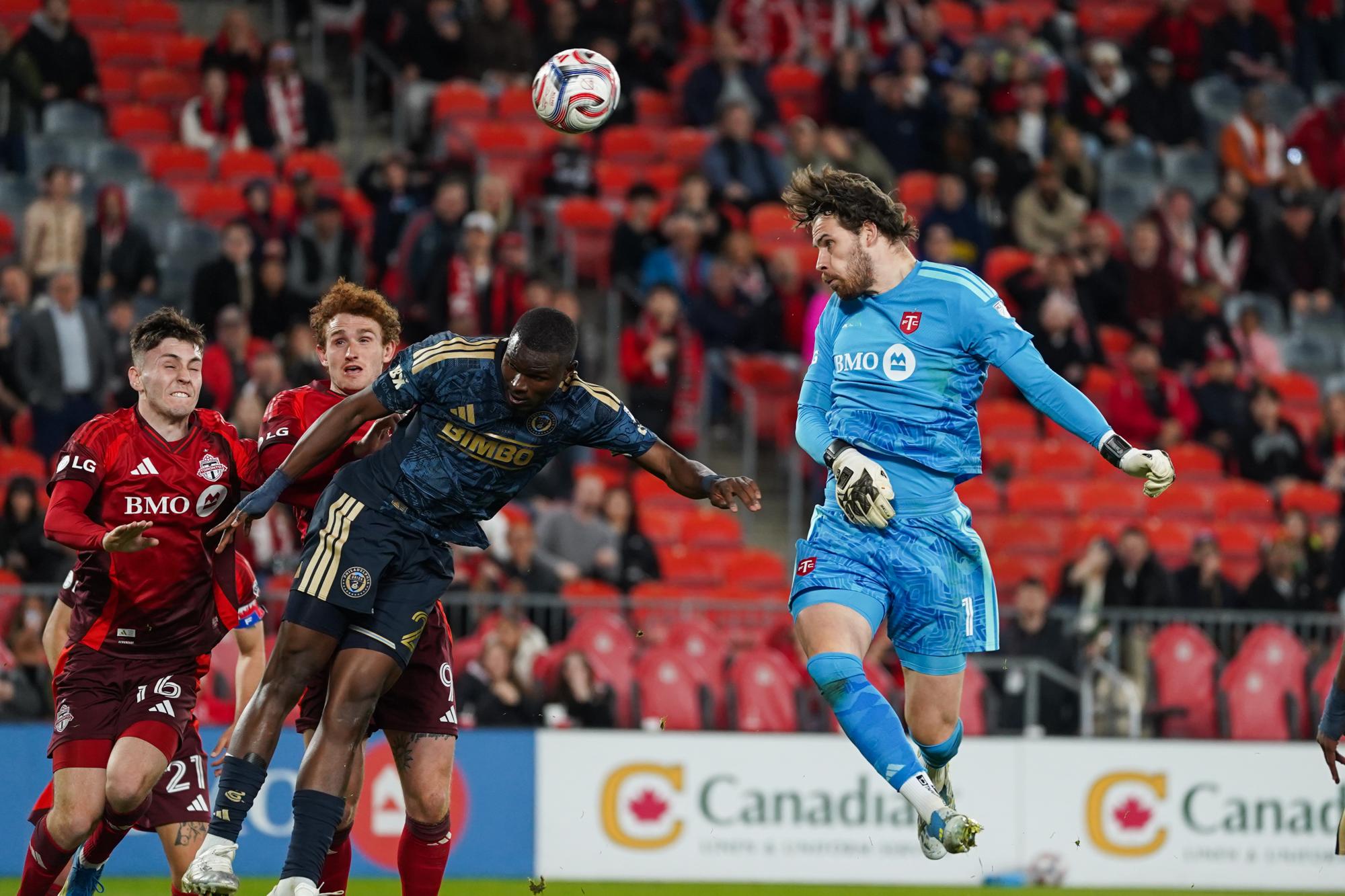 Luka Gavran, le gardien de Toronto, offre un match nul précieux aux siens dans le temps additionnel