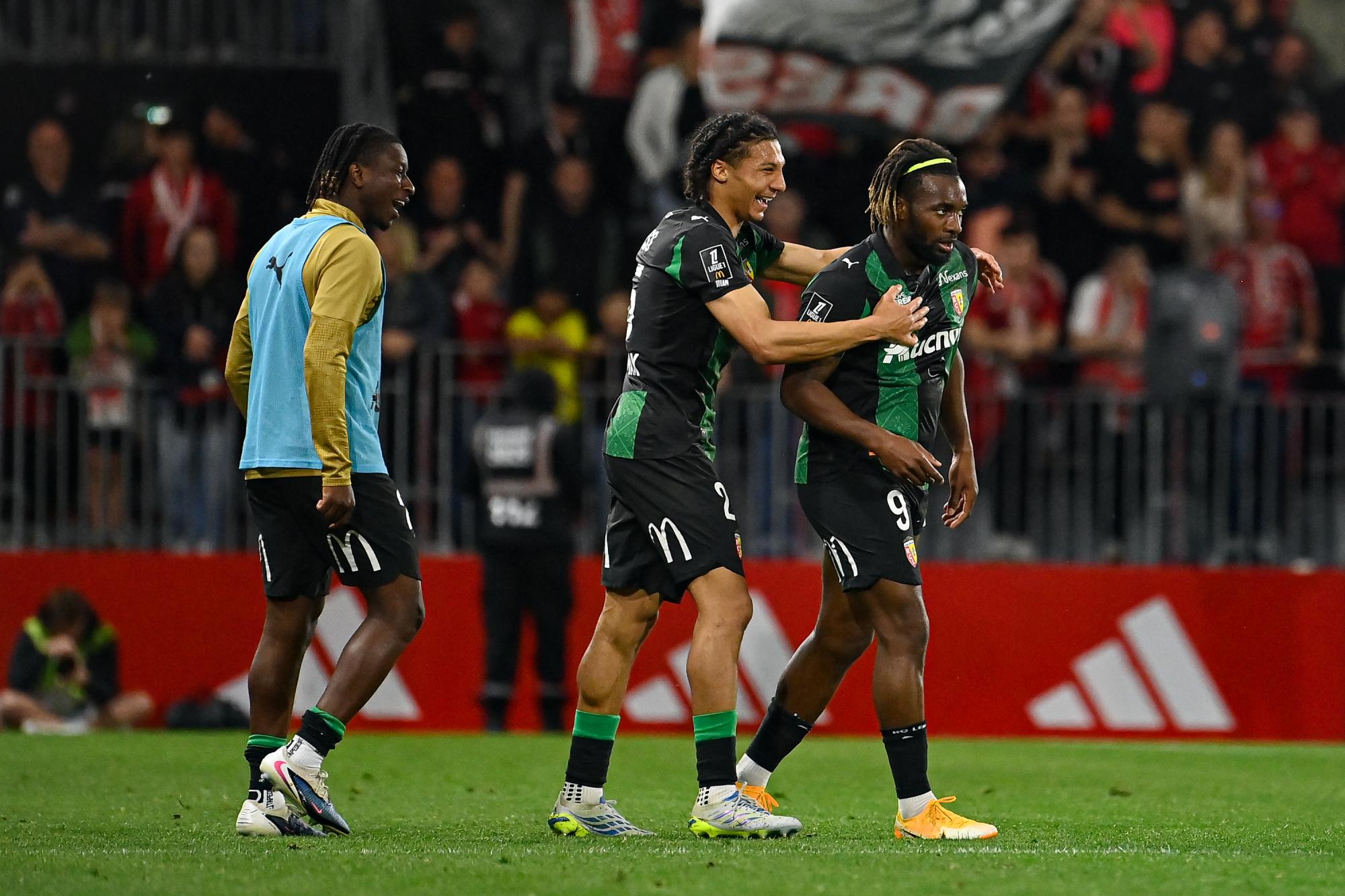 Ligue 1 : Menés de trois buts à la mi-temps, Lens parvient à arracher le match nul face à Brest après un match spectaculaire