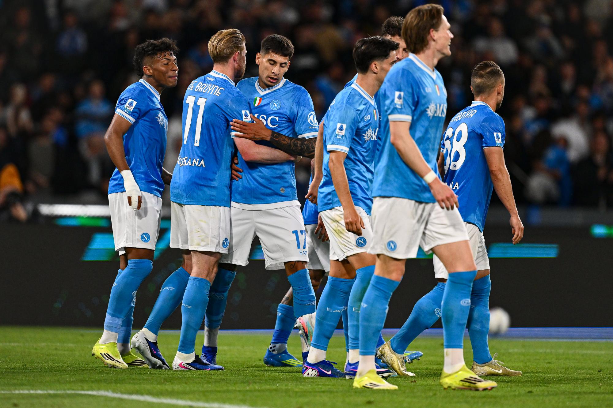 Serie A : Naples corrige Cremonese et retarde le sacre de l'Inter