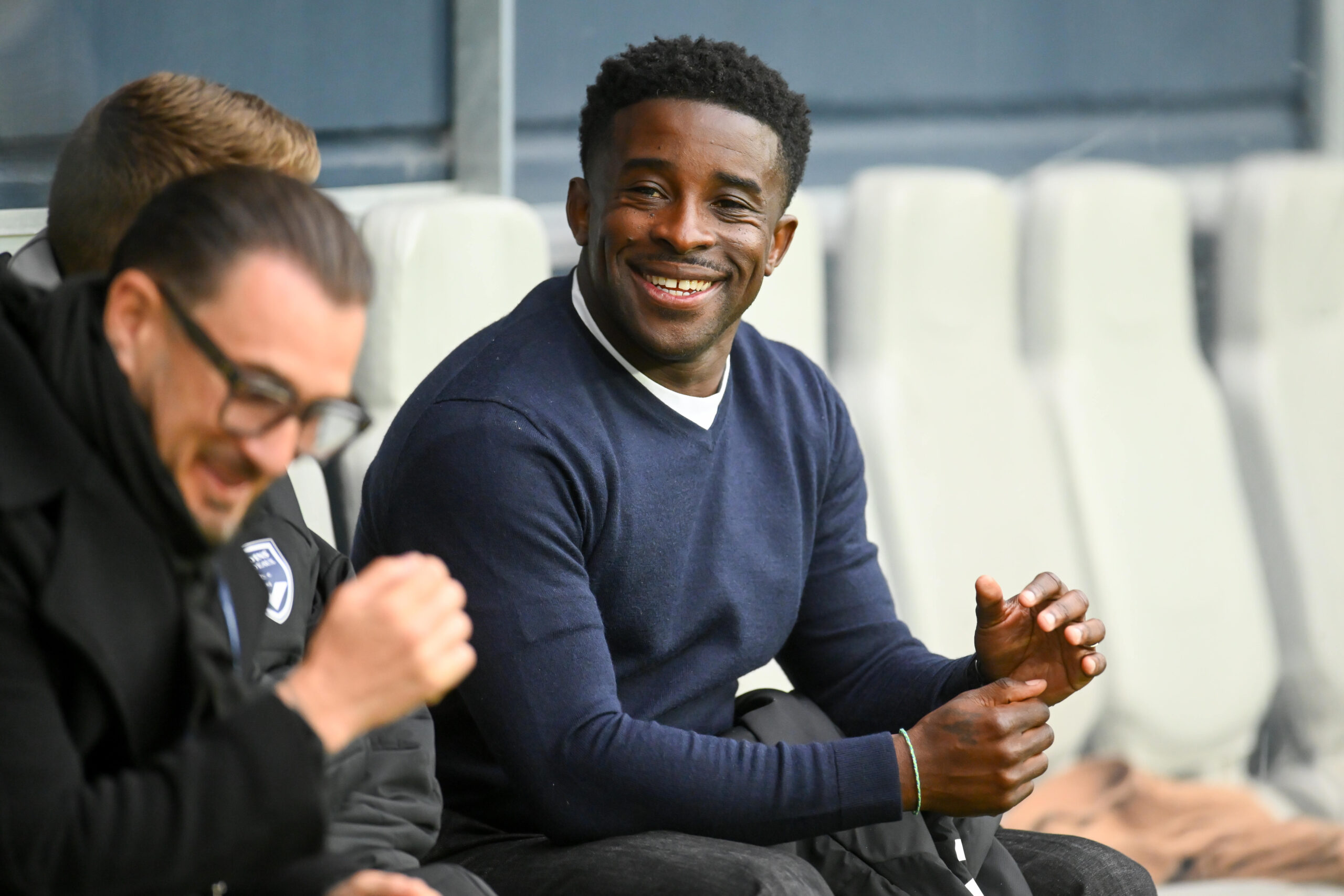 En National 2 : pour la première victoire de Mavuba à domicile Bordeaux bat Montlouis et entretient le fol espoir de la montée, Nîmes repasse leader