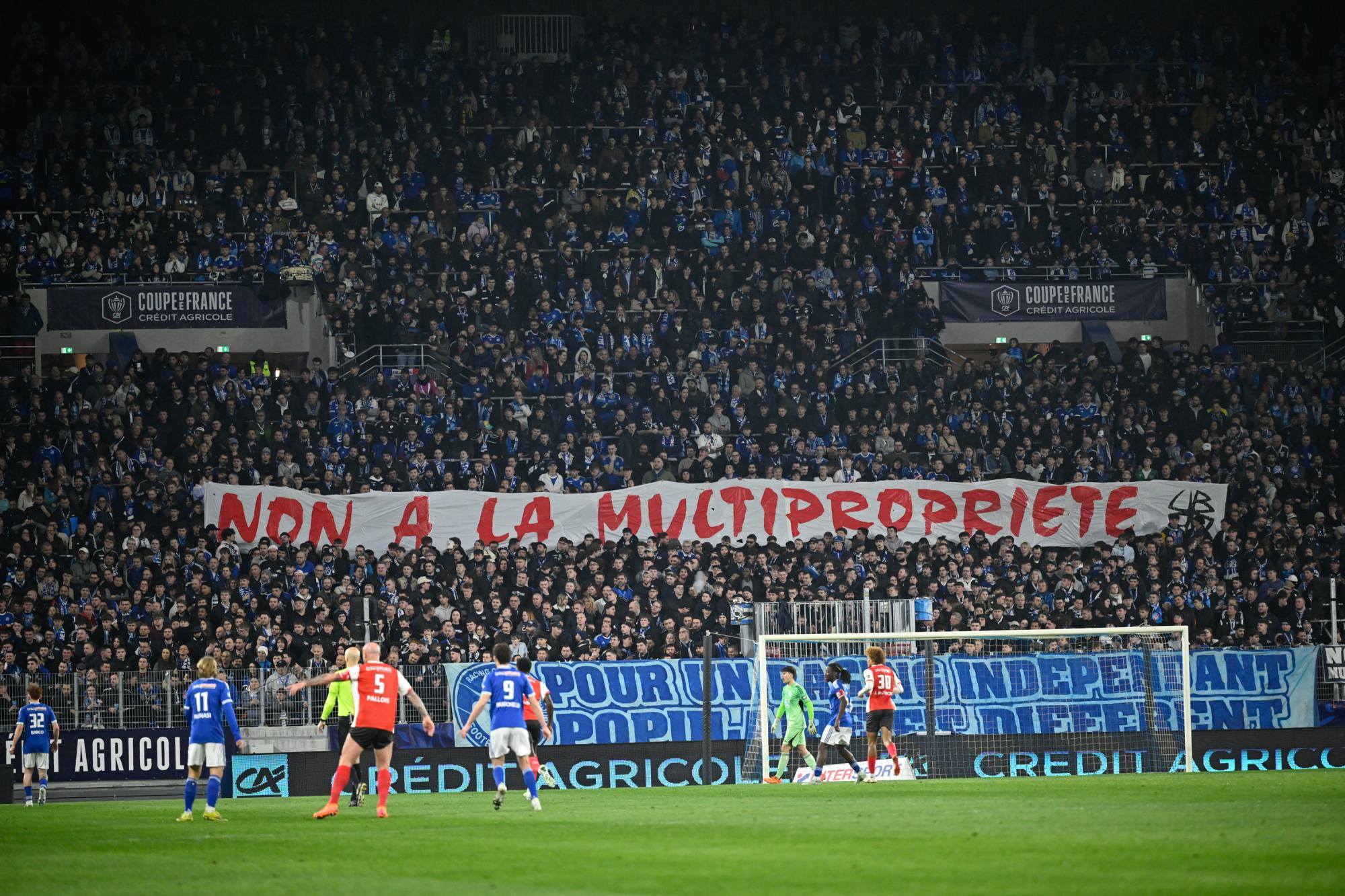 Ligue 1 : les supporters de Lorient et Strasbourg rassemblés contre la multipropriété