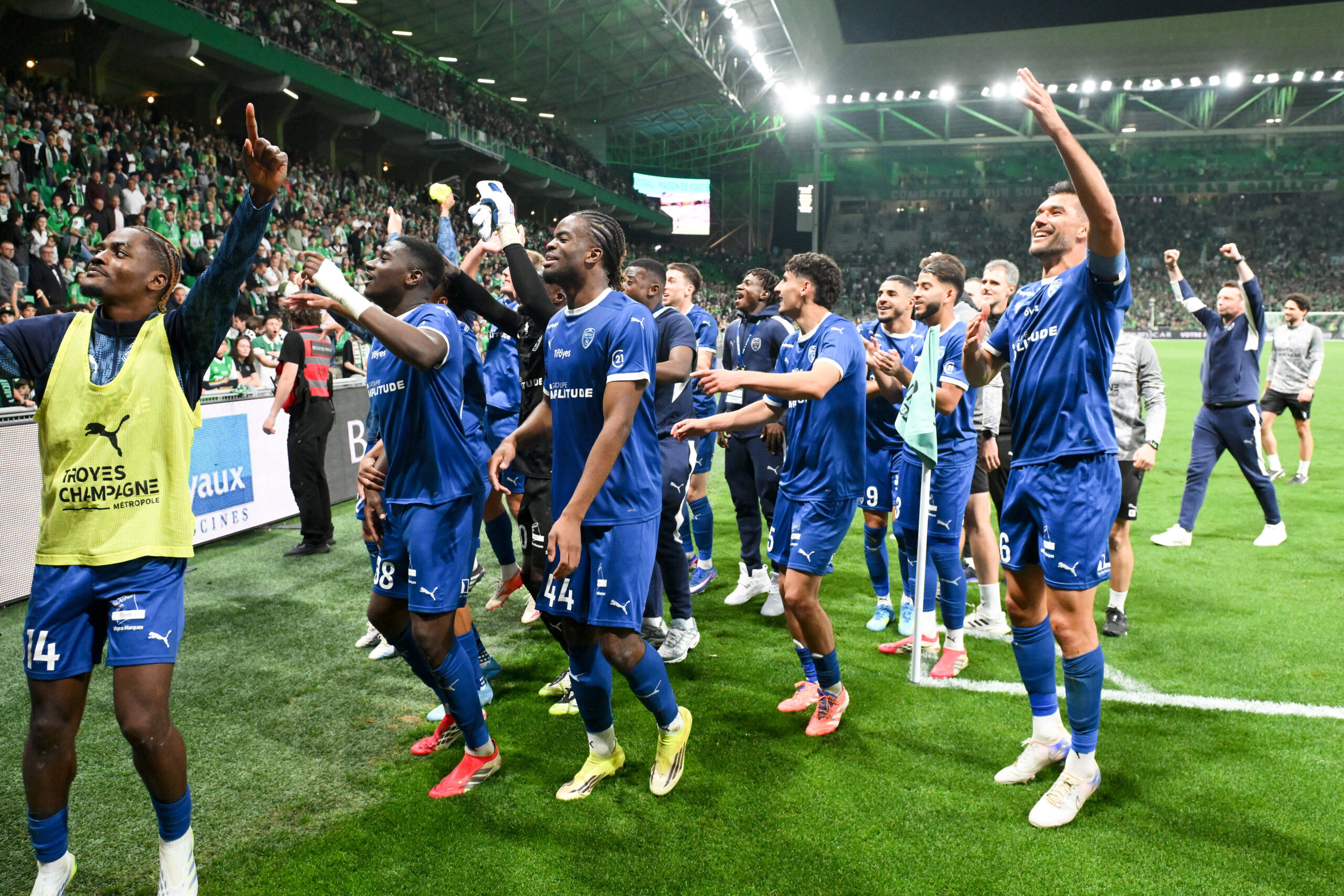 Troyes, Paris FC, Lorient... Et si la multipropriété était le seul moyen de monter en Ligue 1 ?