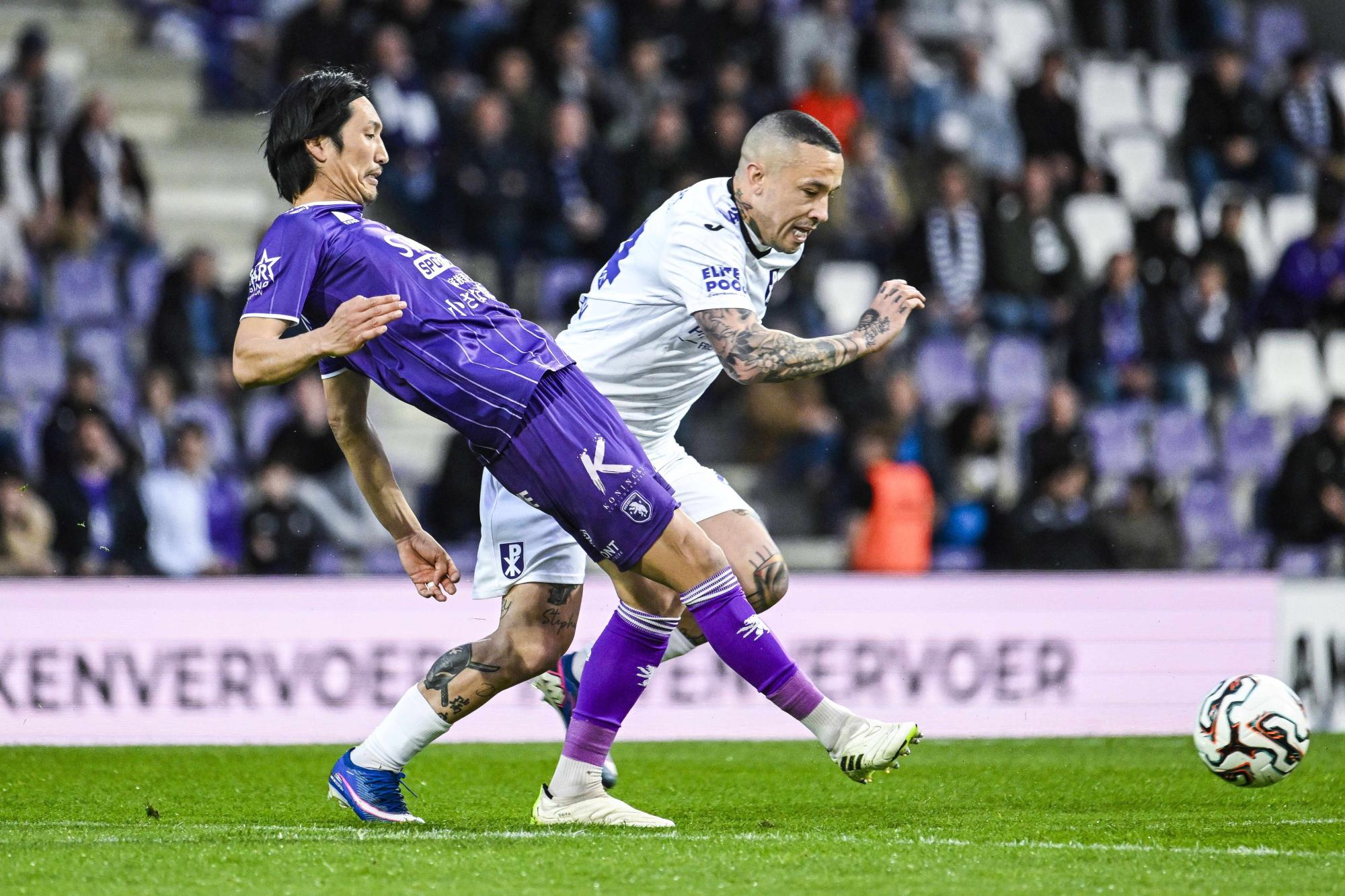 Jets de gobelets, Nainggolan insulté, adjoint entré en jeu : ce barrage d'accession en D1 belge a viré en grand n'importe quoi