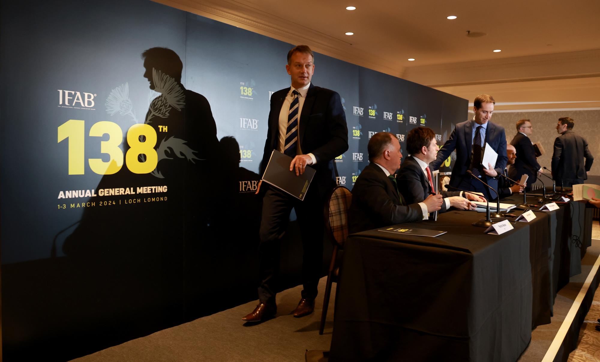 L'IFAB entérine deux nouvelles règles en écho à l'affaire Prestianni et à la finale de la CAN