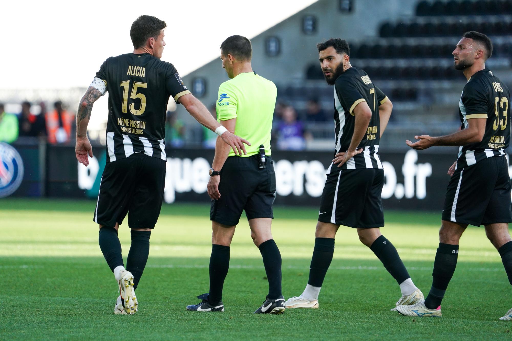 Non, l'arbitre d'Angers - PSG n'a pas fait d'erreur selon la DA de la FFF