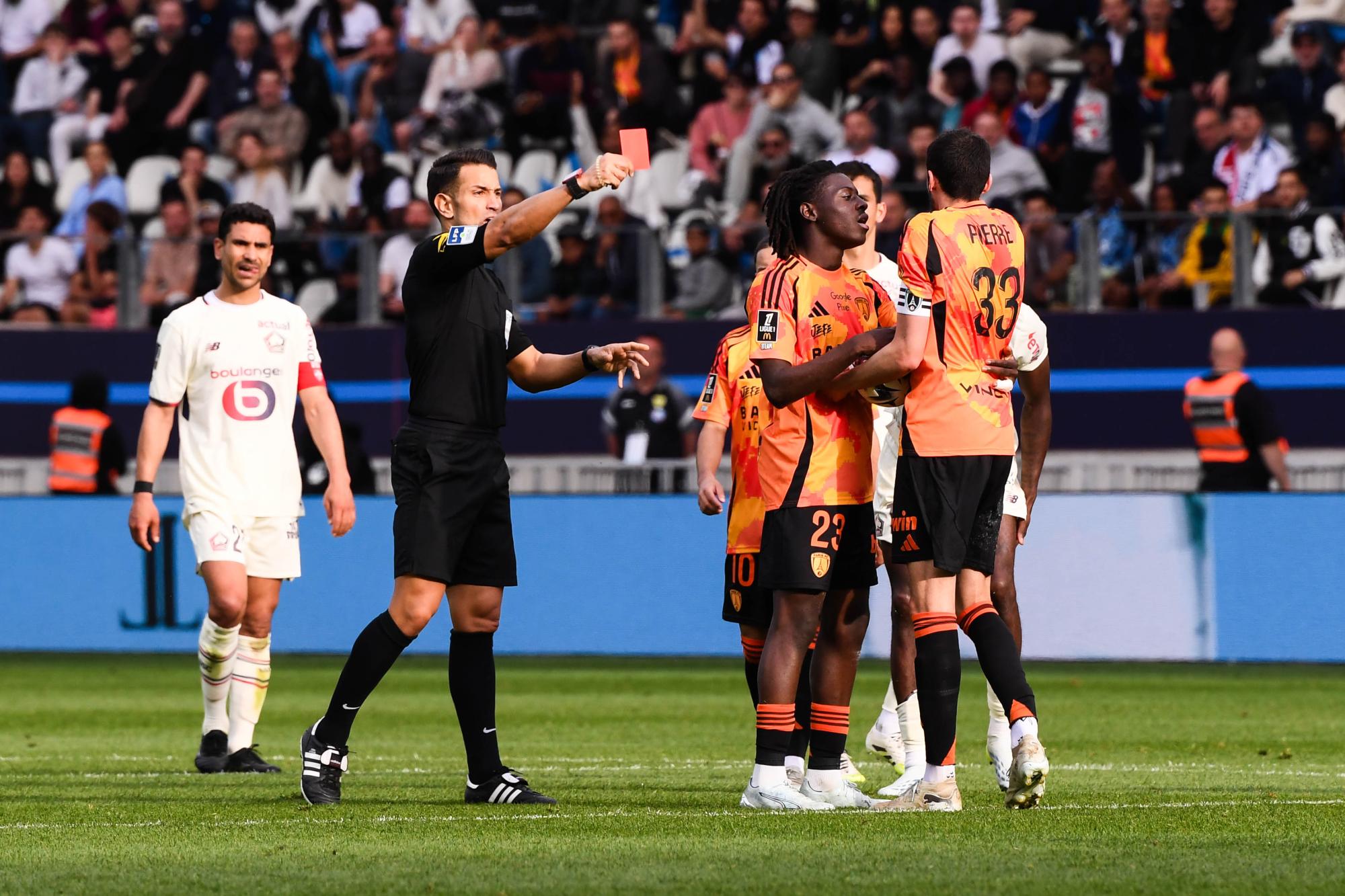 Paris FC : Pierre Lees-Melou suspendu un match malgré la demande d'annulation de carton de son club