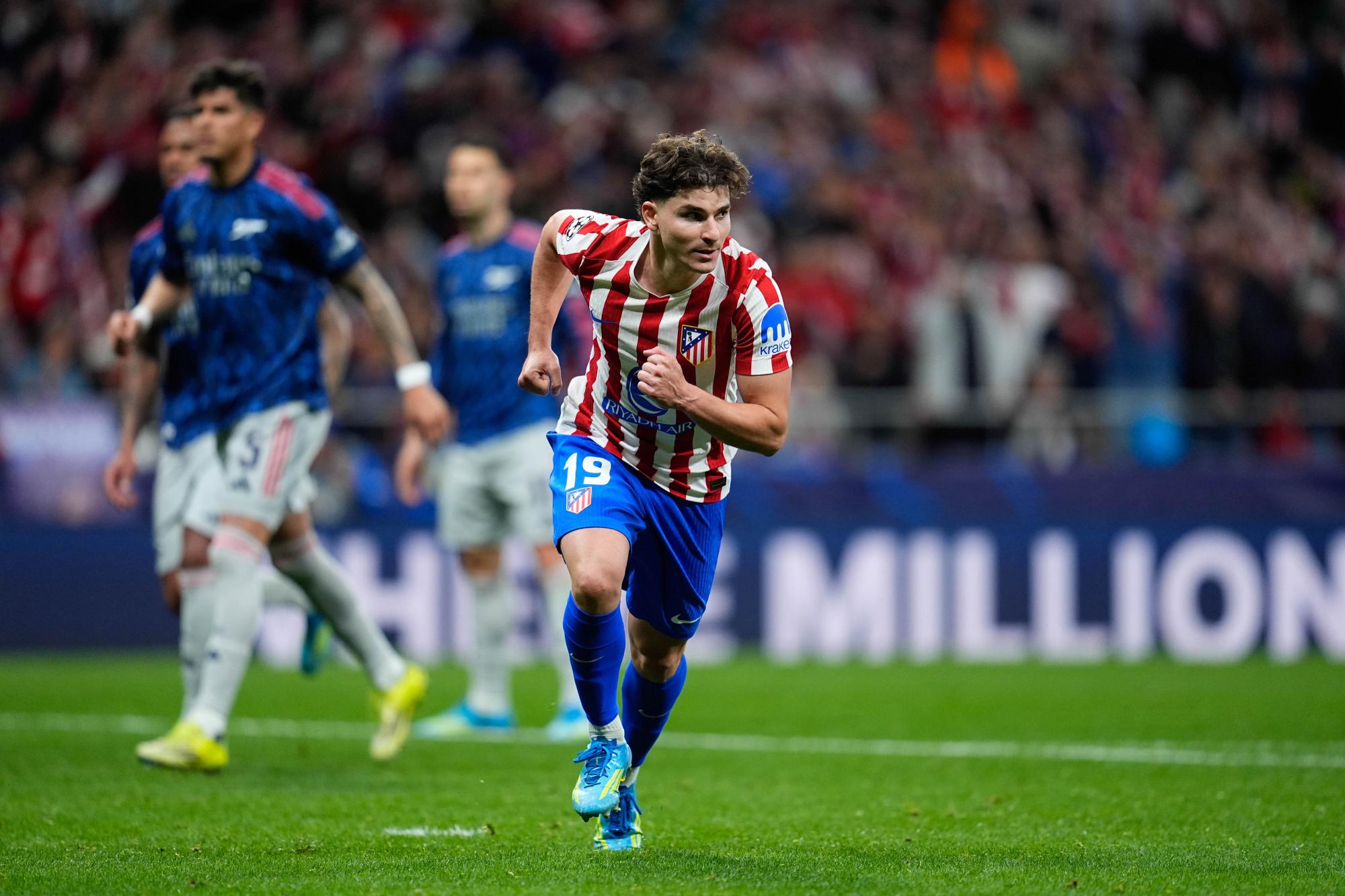 Ligue des champions : en bon super-héros, Julian Álvarez devrait être disponible à l'Emirates