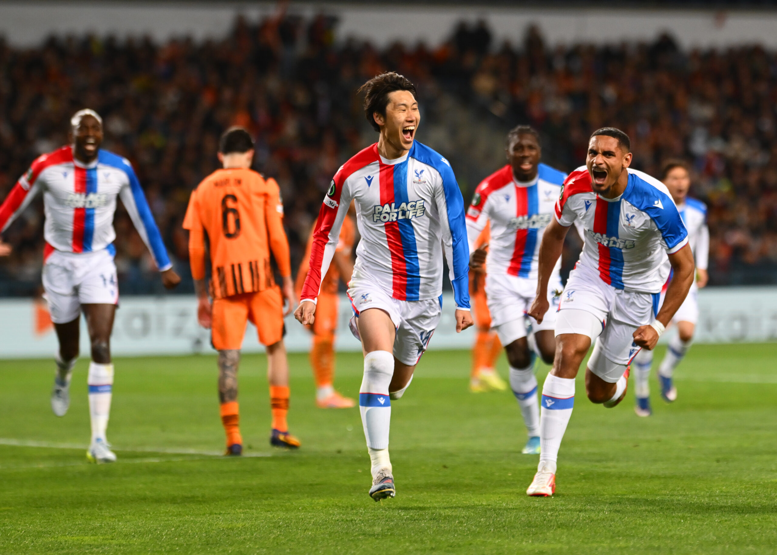 Ligue Conférence : Crystal Palace domine le Shakhtar et prend une belle option en vue de la finale