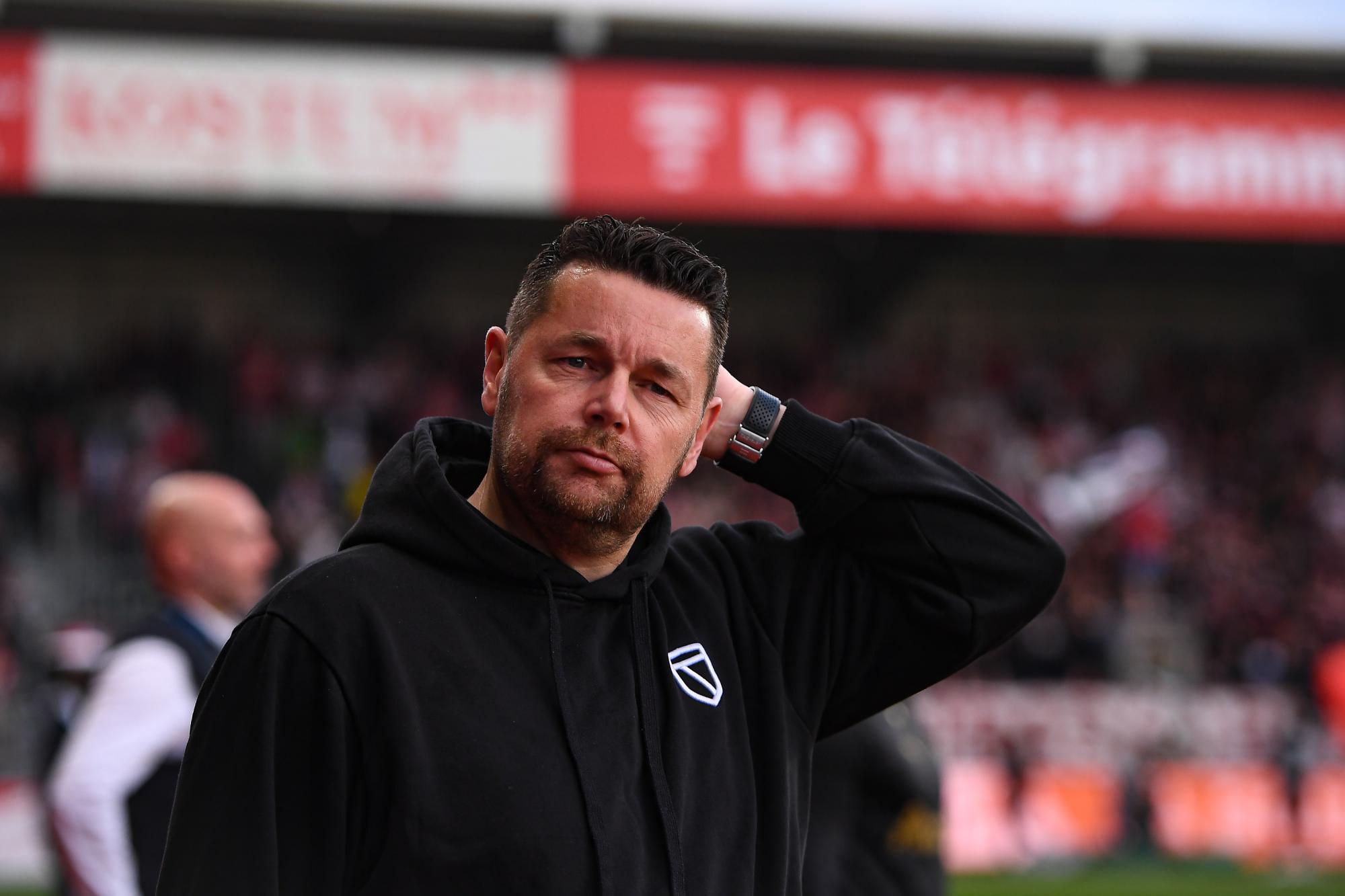 Après son coup de gueule à Brest, Pierre Sage (RC Lens) demande pardon à ses joueurs