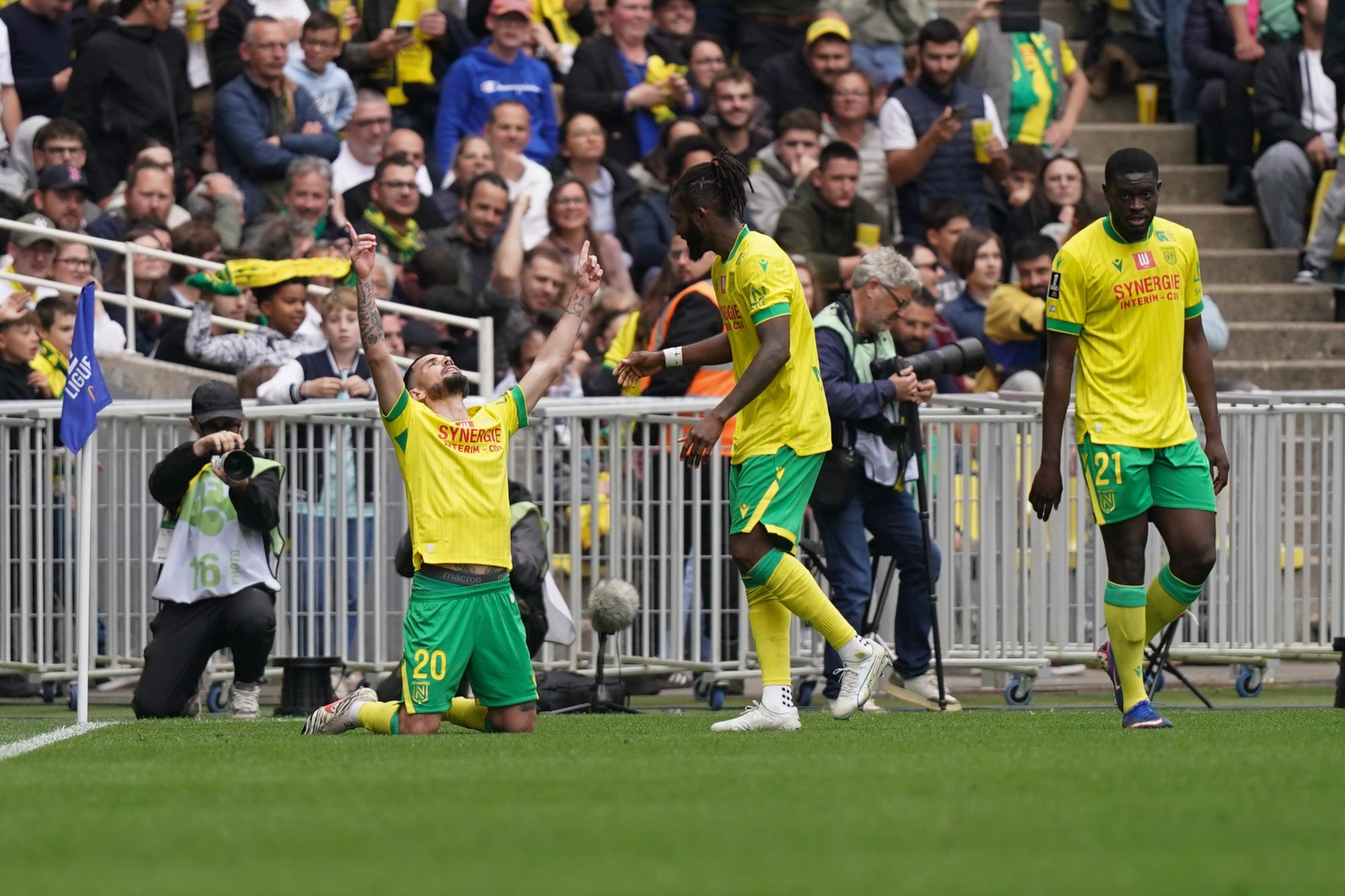 Ligue 1 : Nantes humilie Marseille et se relance dans la course aux barrages