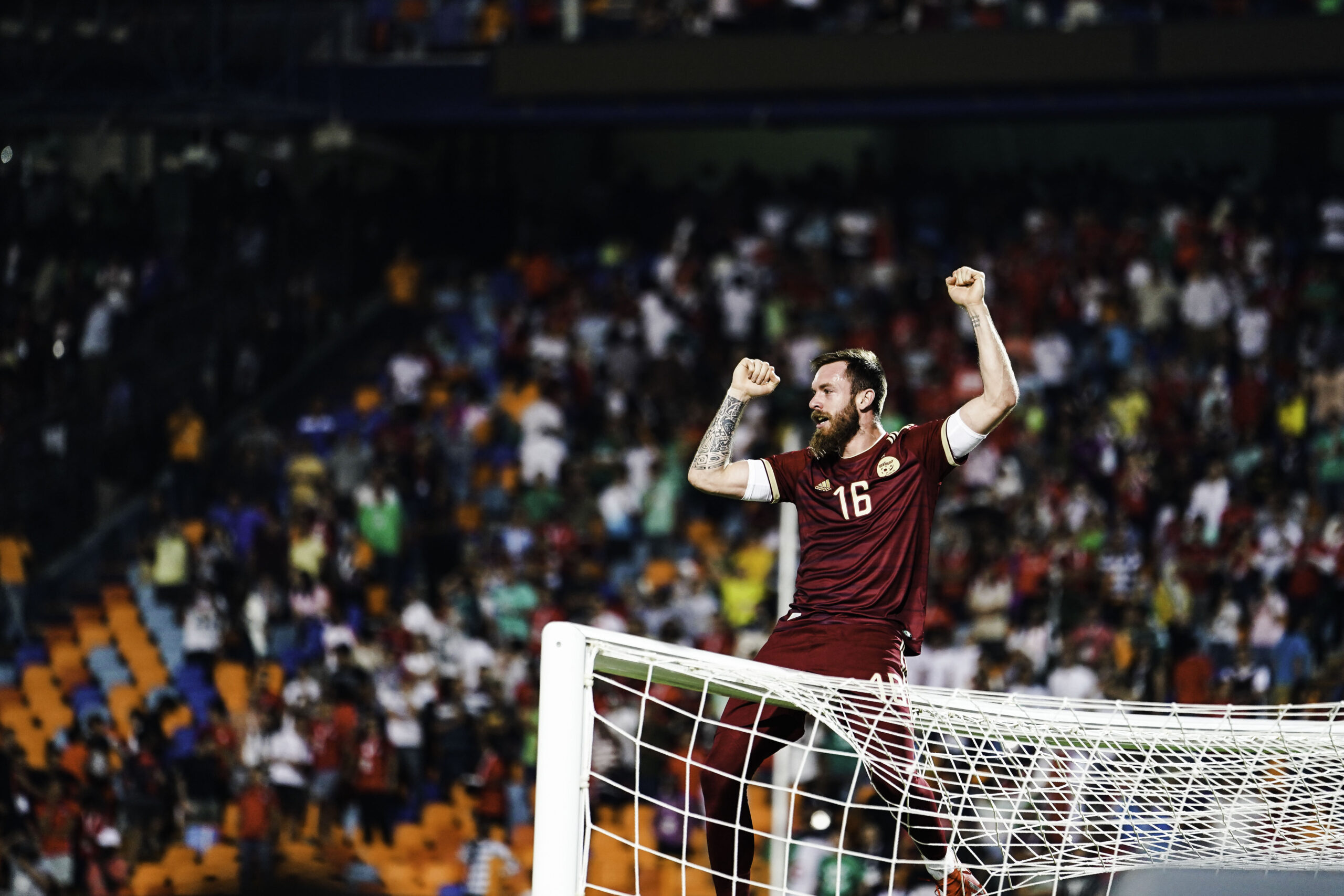 Alexandre Oukidja : «/Si je suis sélectionné pour la Coupe du monde avec l'Algérie, c'est un miracle/»