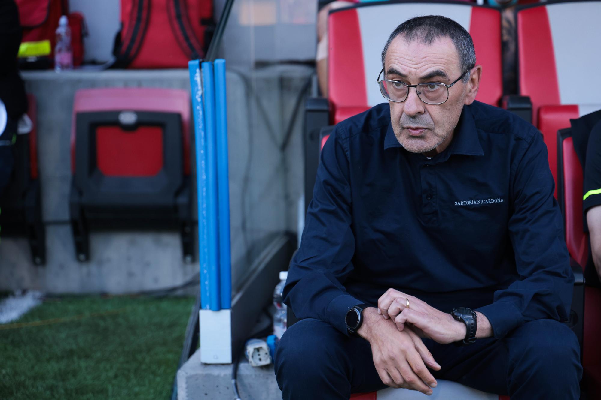 Maurizio Sarri défonce la ligue au sujet de la programmation du derby de Rome : «/J'espère que quelqu'un paiera/»