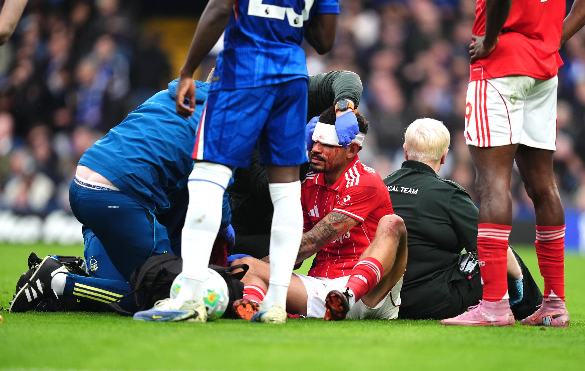 Premier League : L'horrible blessure de Morgan Gibbs-White contre Chelsea