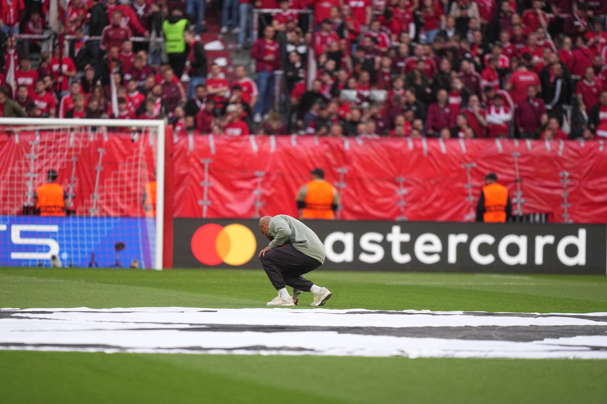 Demi-finales retours de Ligue des champions : la banderole ironique des supporters du Bayern Munich pour leur match face au PSG
