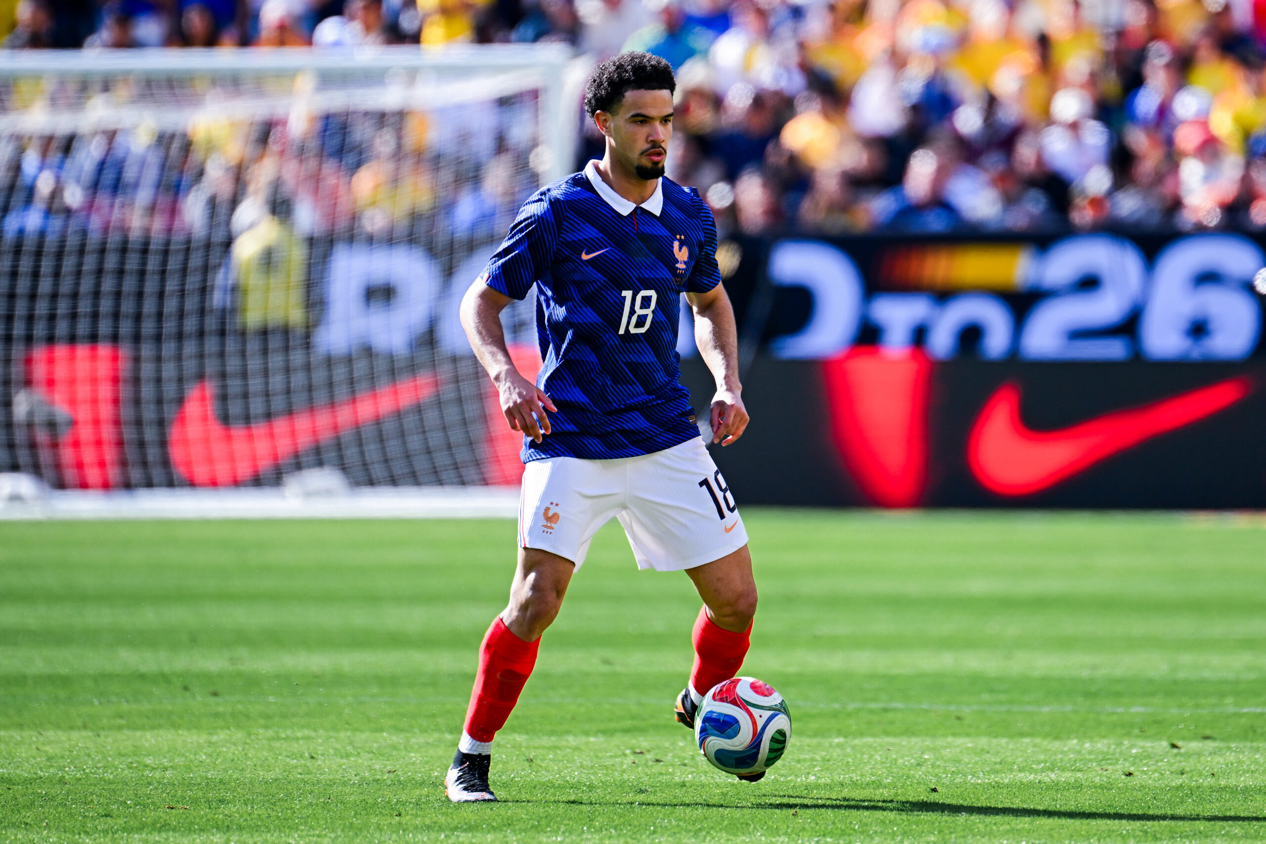 Équipe de France : Warren Zaïre-Emery peut-il être le latéral des Bleus pour la Coupe du monde ?