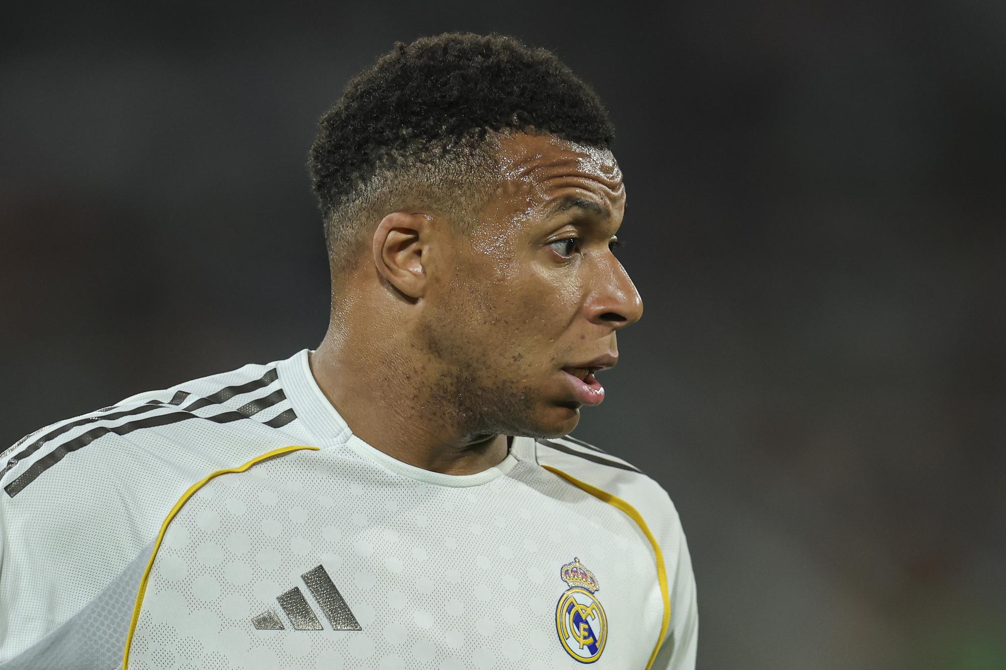 Real Madrid - Le fou rire de Kylian Mbappé au moment de quitter le centre d'entraînement