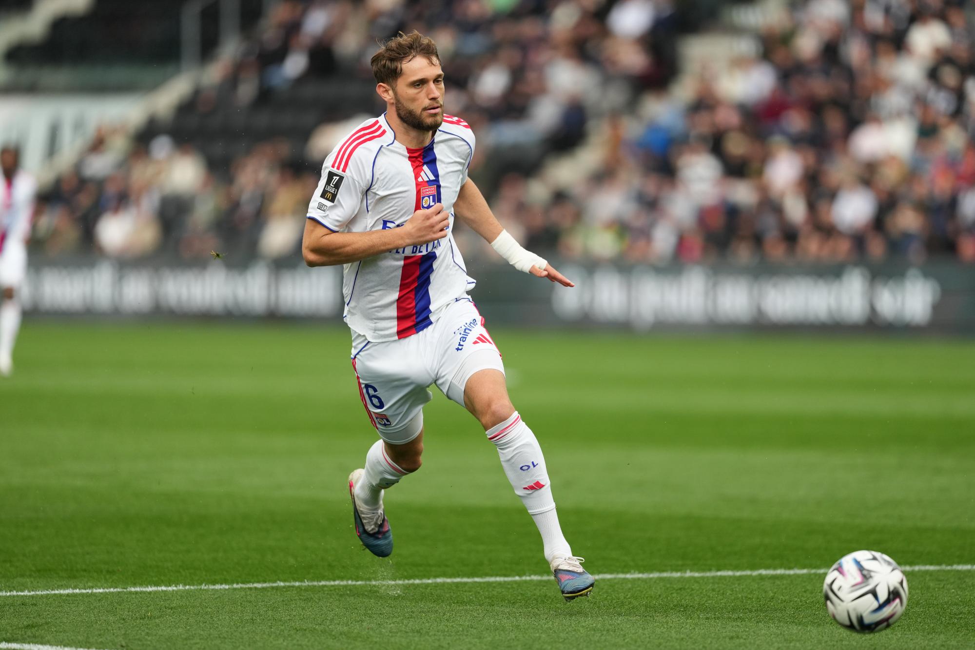 Olympique lyonnais : fin de saison pour le milieu américain Tanner Tessmann, blessé