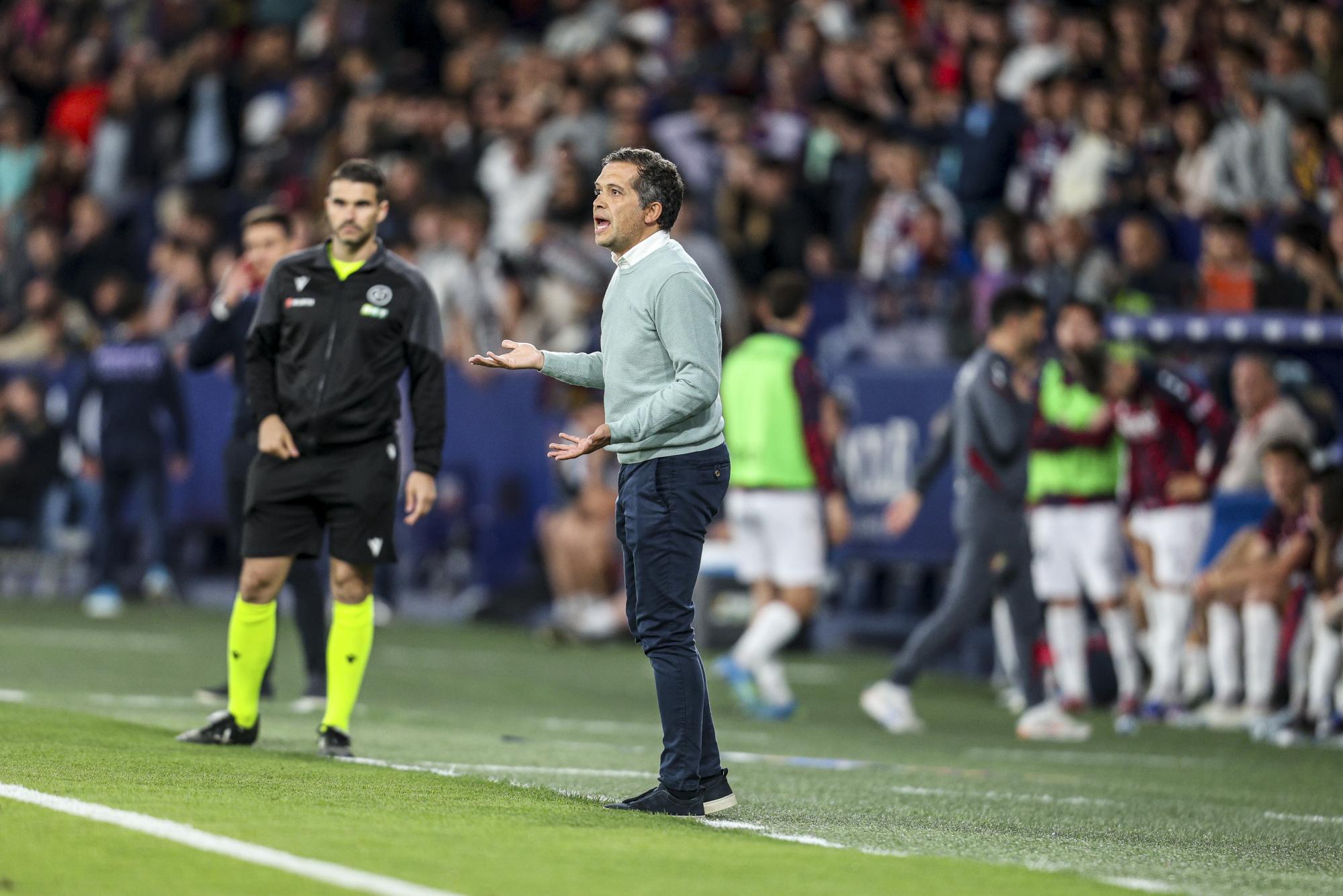 Espagne : l'ancien entraîneur du FC Nantes Luis Castro toujours engagé dans la folle course au maintien en Liga avec Levante