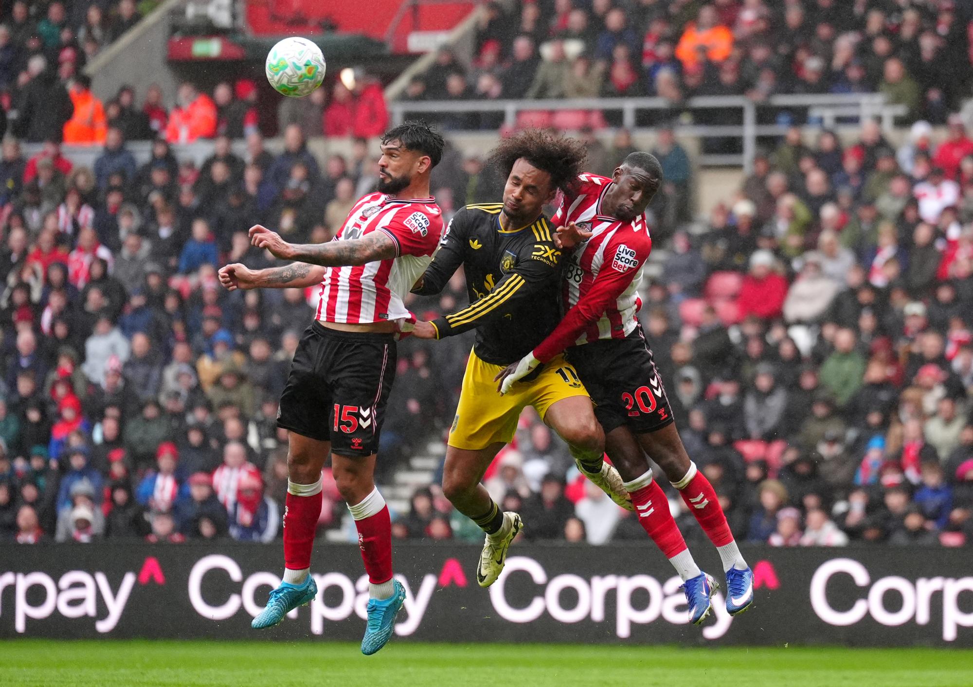 Premier League : Manchester United cale à Sunderland, Bournemouth et Brighton continuent de rêver