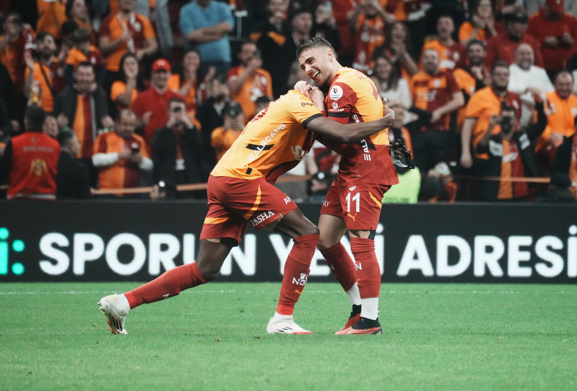 SüperLig : Galatasaray remporte pour la quatrième fois consécutive le championnat turc en battant Antalyaspor