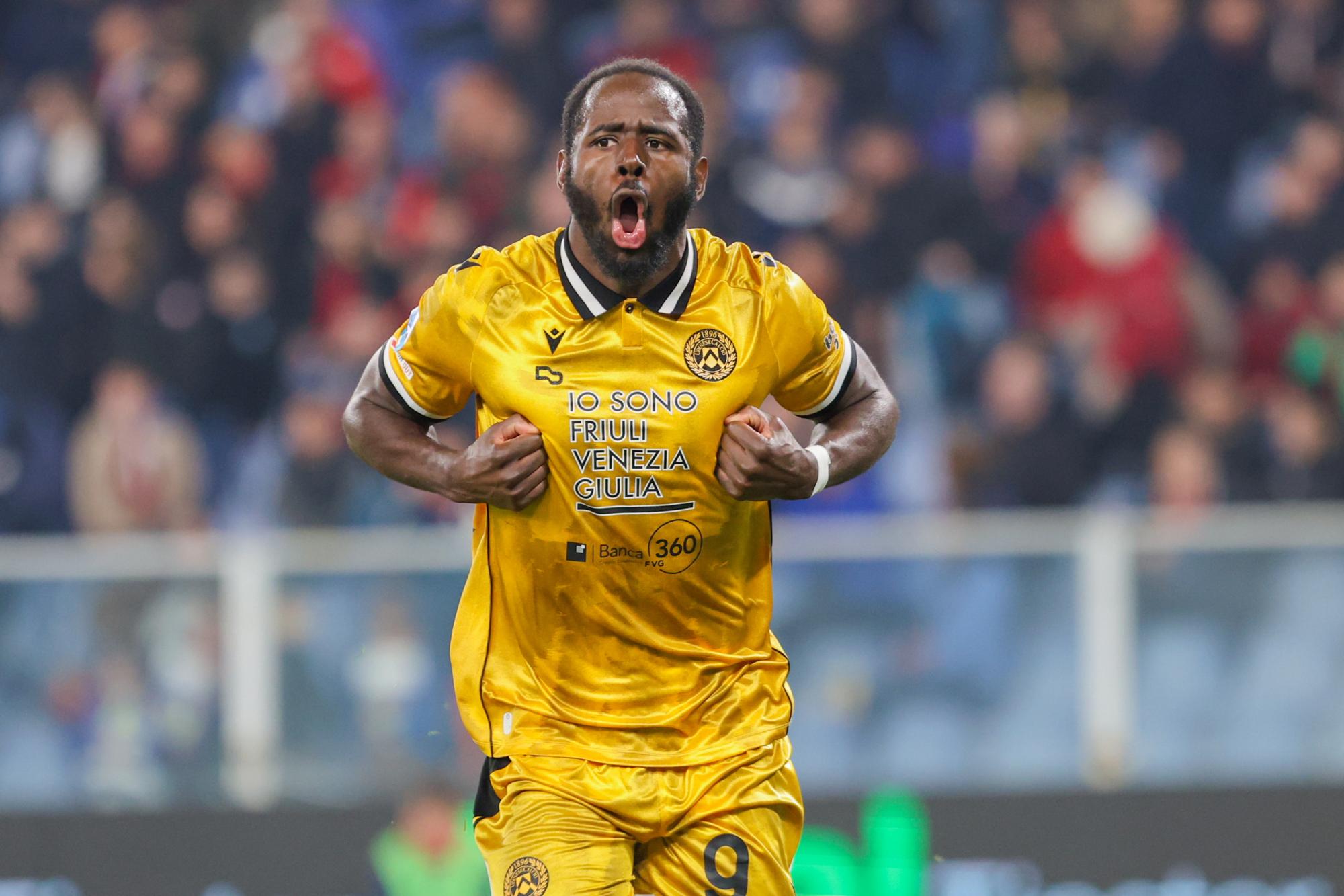 Serie A - L'attaquant de l'Udinese Keinan Davis accuse le défenseur de Cagliari Alberto Dossena de racisme