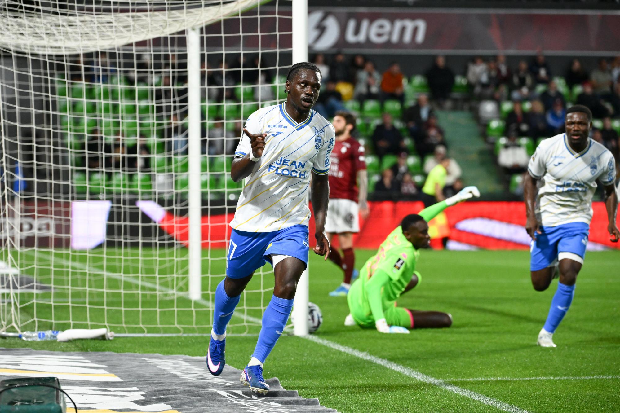 Ligue 1 &ndash; Triste derni&egrave;re &agrave; domicile pour Metz, Angers et Strasbourg se neutralisent pour du beurre