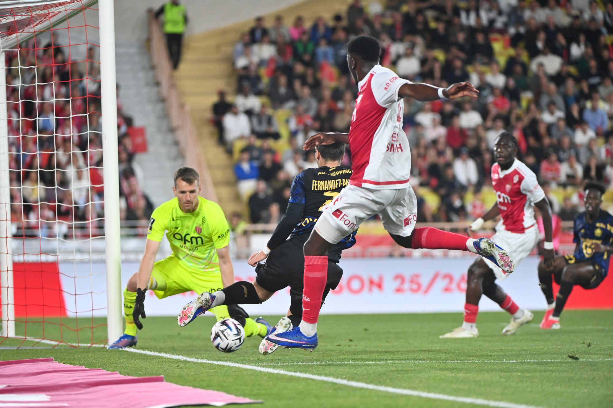 Lukáa Hrádecký reconnaît que l'AS Monaco n'avait «/pas sa place en Ligue des champions/»