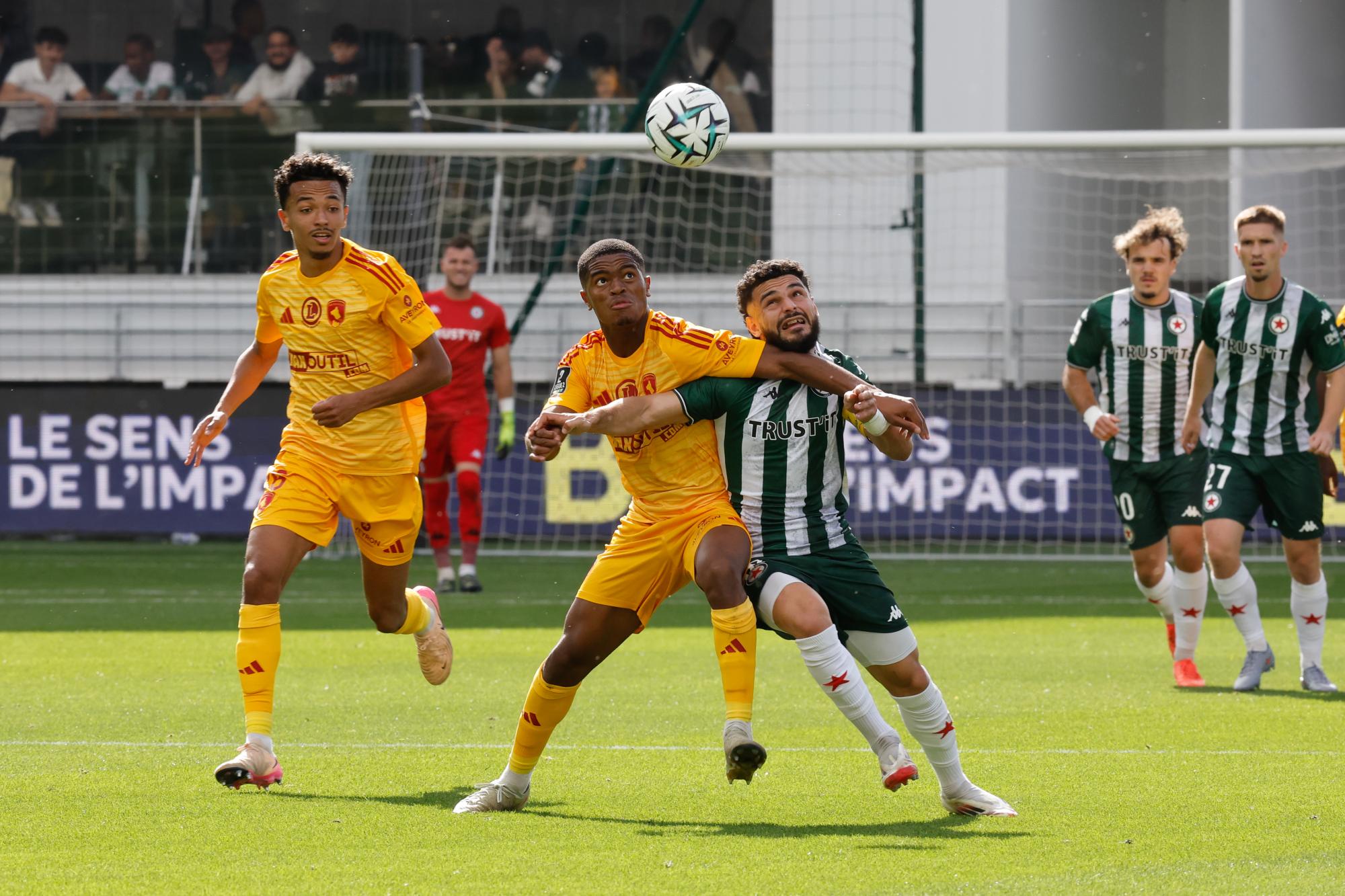 Red Star ou Rodez : qui a les meilleurs arguments pour rejoindre la Ligue 1