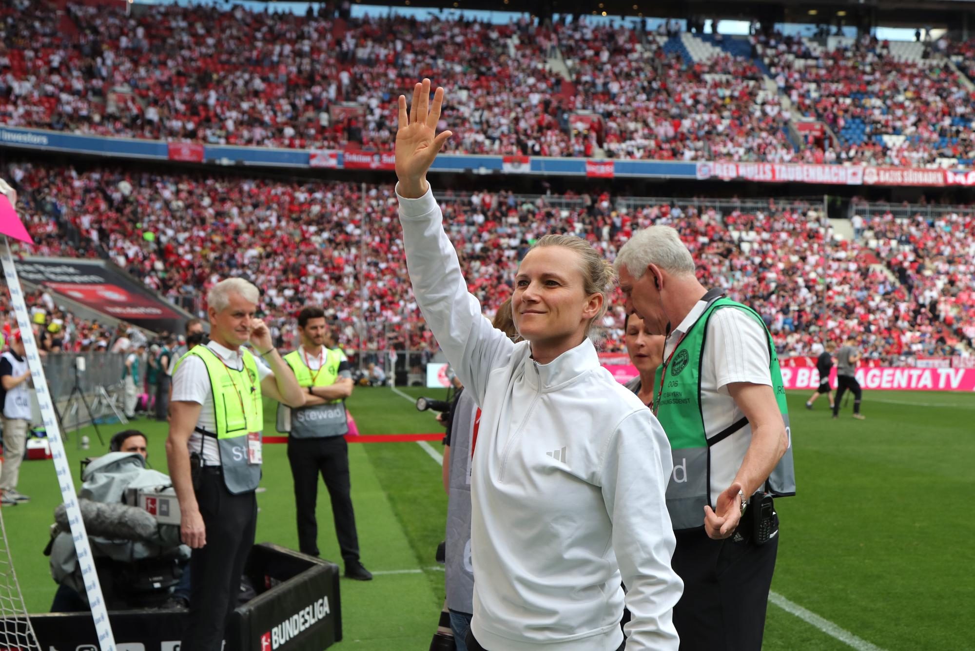 Bundesliga : Hambourg nomme l'ancienne milieu de terrain Kathleen Krüger directrice sportive du club, une première en Allemagne