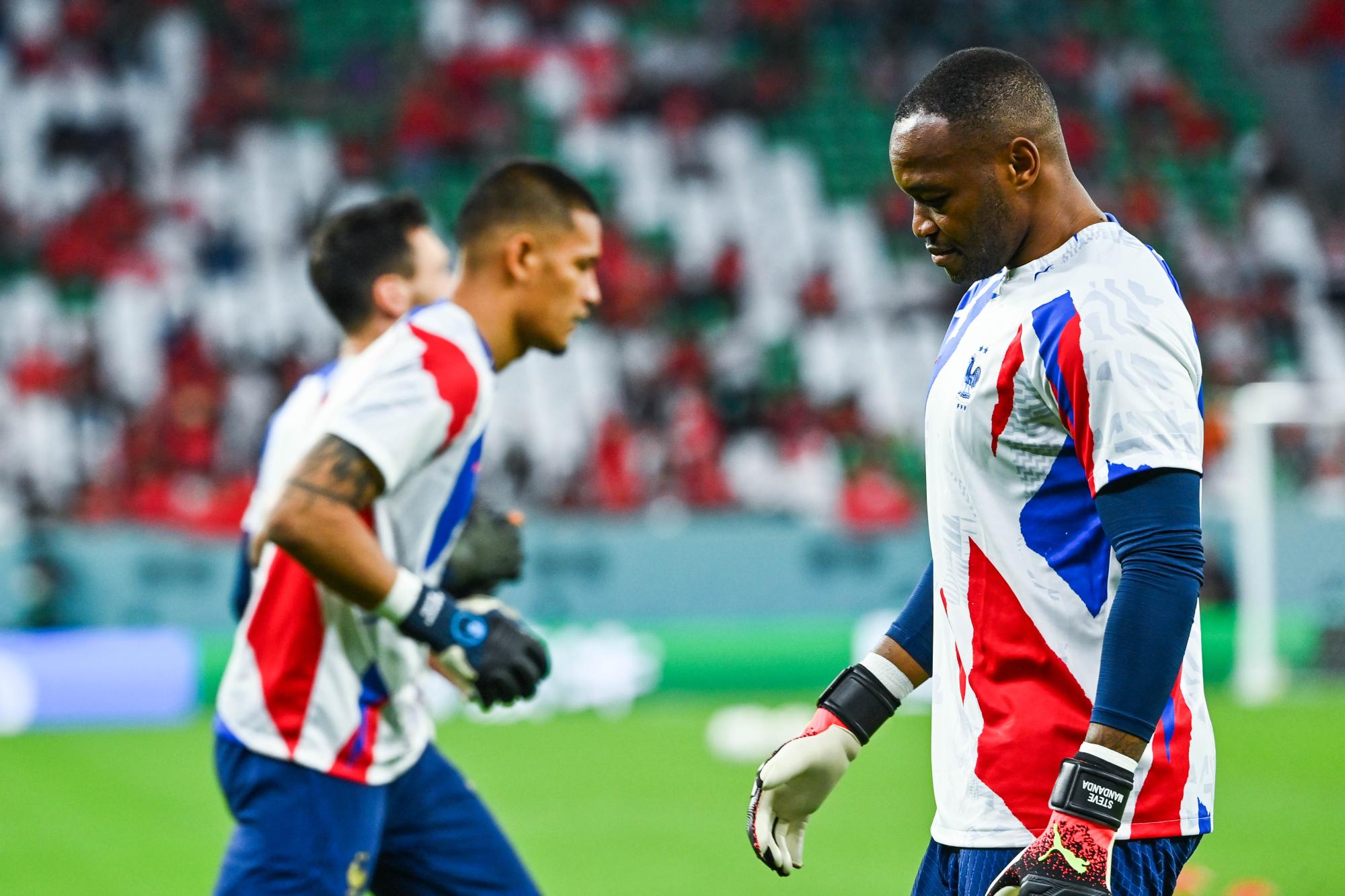 Mandanda et son rôle de numéro 2 chez les Bleus