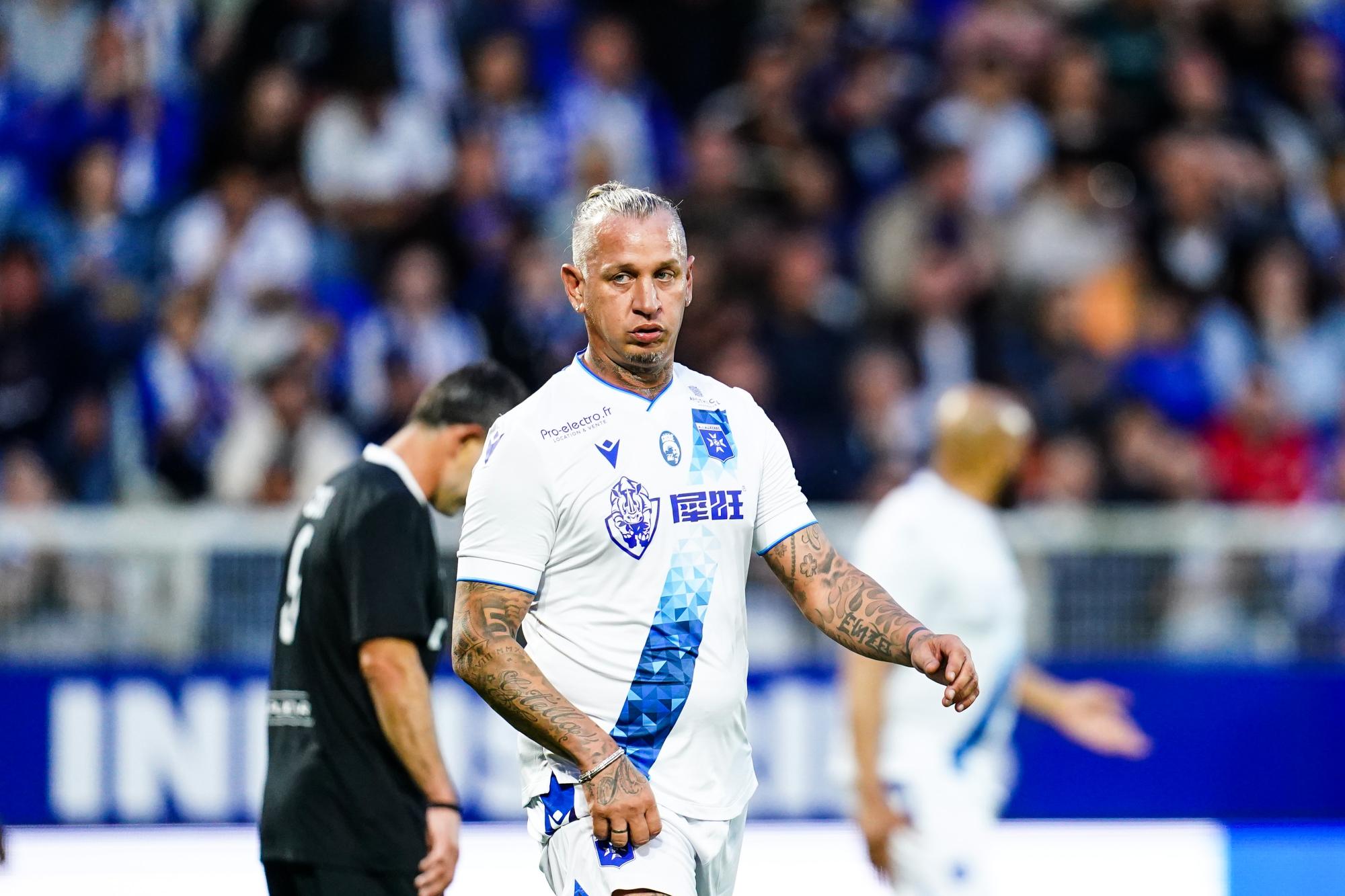 Grosse frayeur pour Philippe Mexes, sa haie en feu à cause d'une balle de tennis