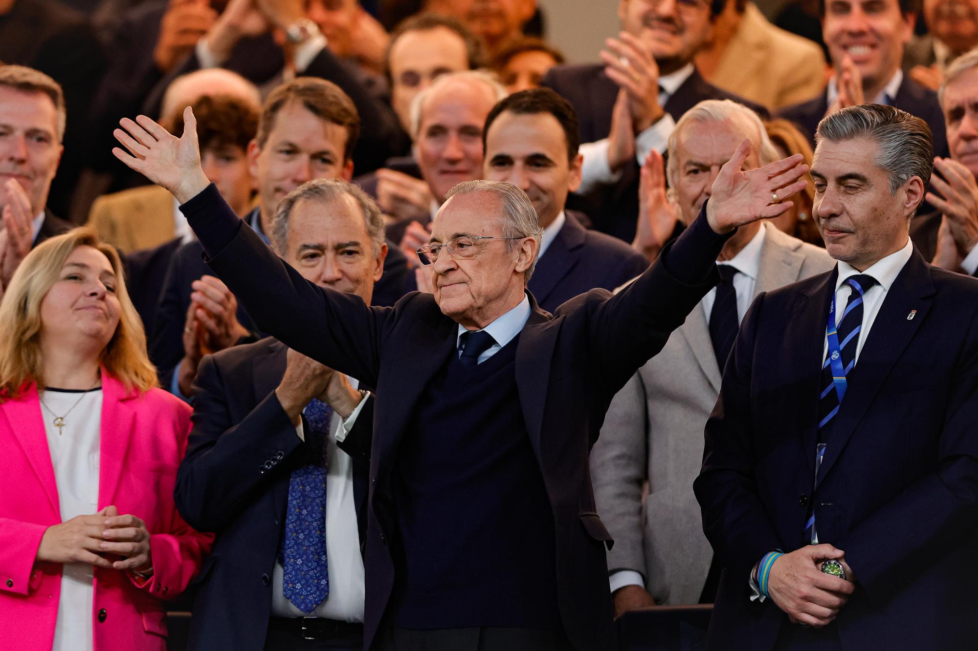 Real Madrid - Une banderole anti-Florentino Pérez a été retiré par le service de sécurité lors de Real Madrid-Oviedo