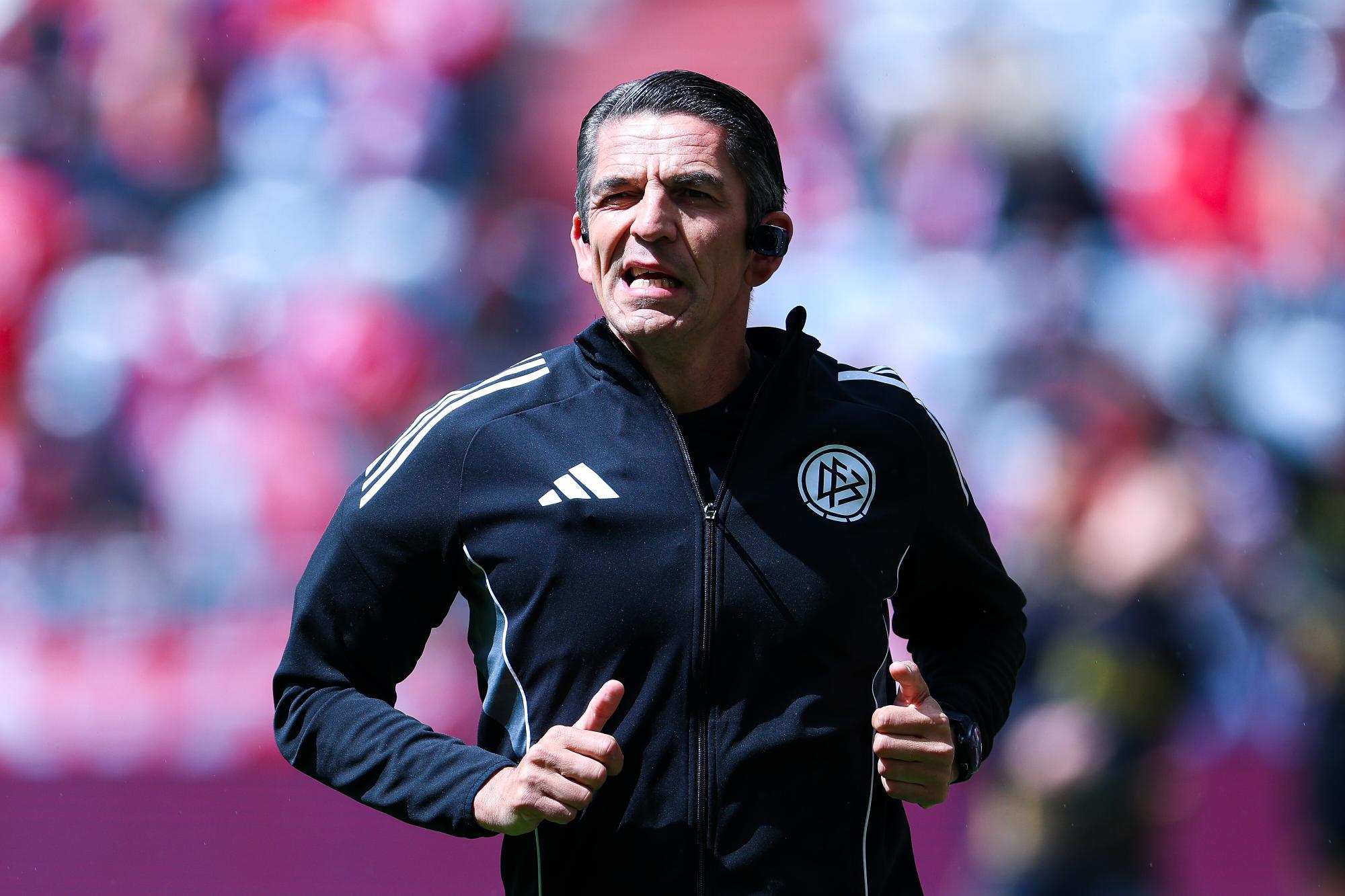 Bundesliga : L'émotion de Deniz Aytekin, l'arbitre de la remontada de 2017, après le dernier match de sa carrière