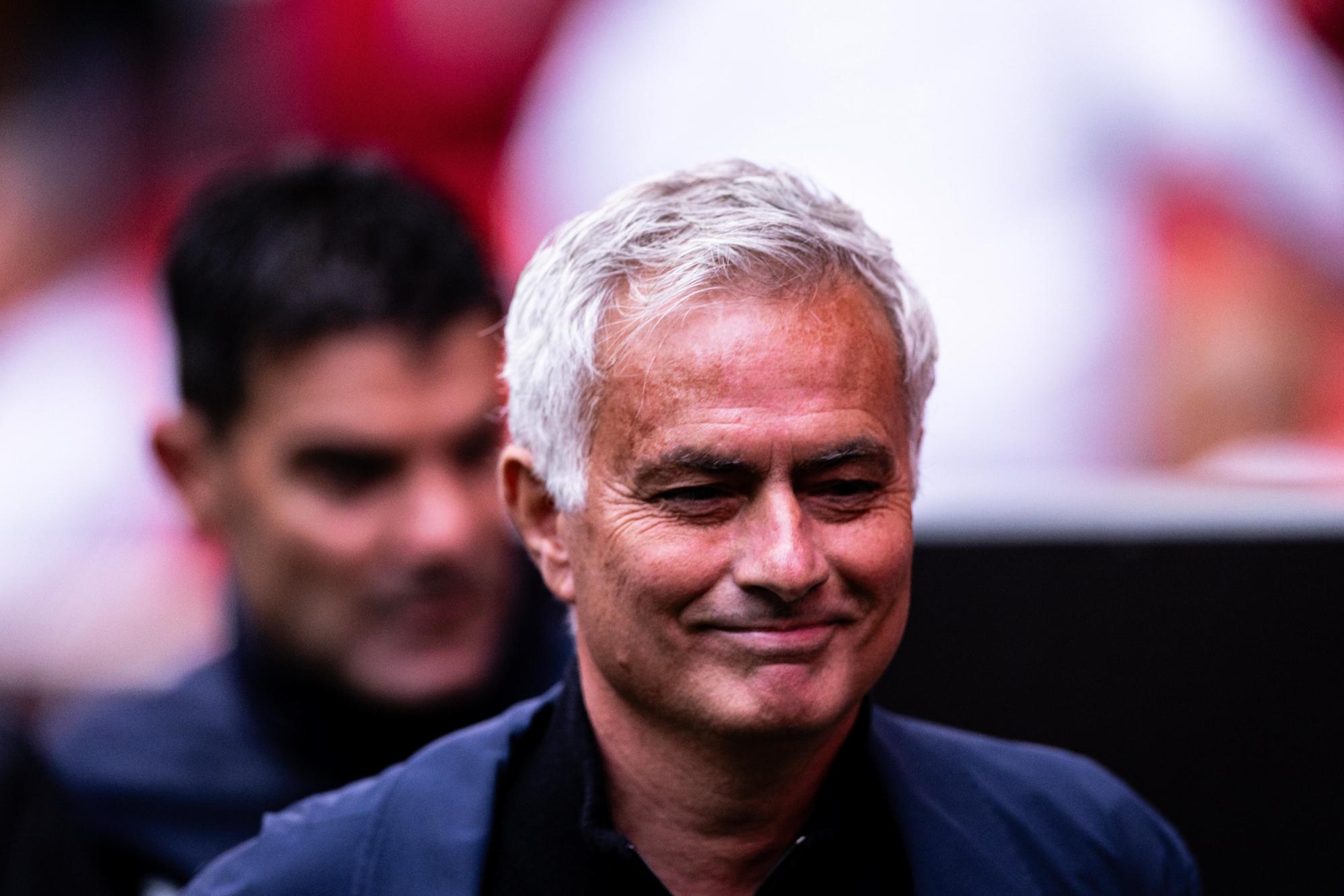 Portugal : Mourinho assure qu'il va rester à Benfica