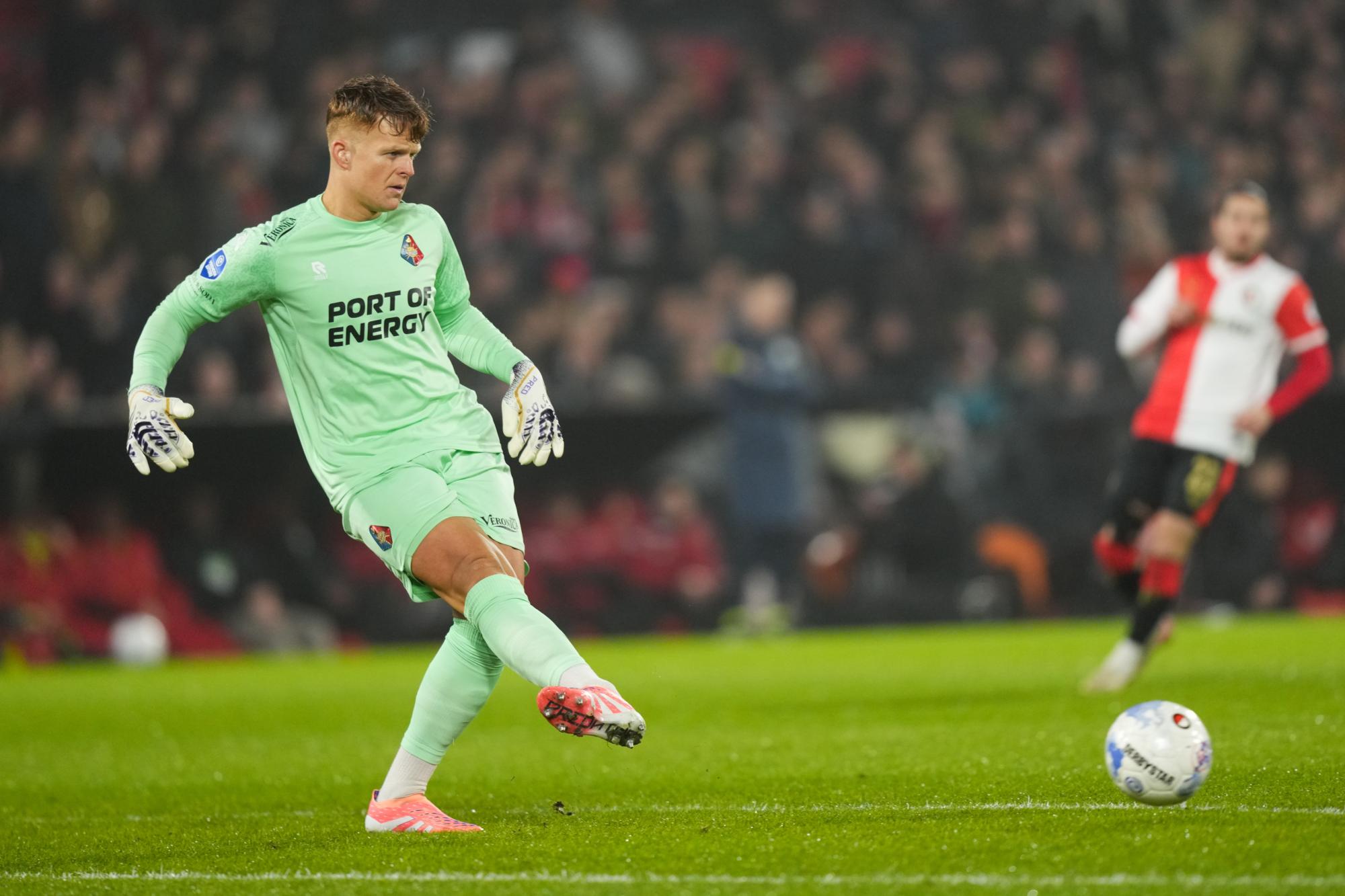 Eredivisie : Telstar assure son maintien grâce au penalty de son gardien qui n'est autre que le fils de Ronald Koeman