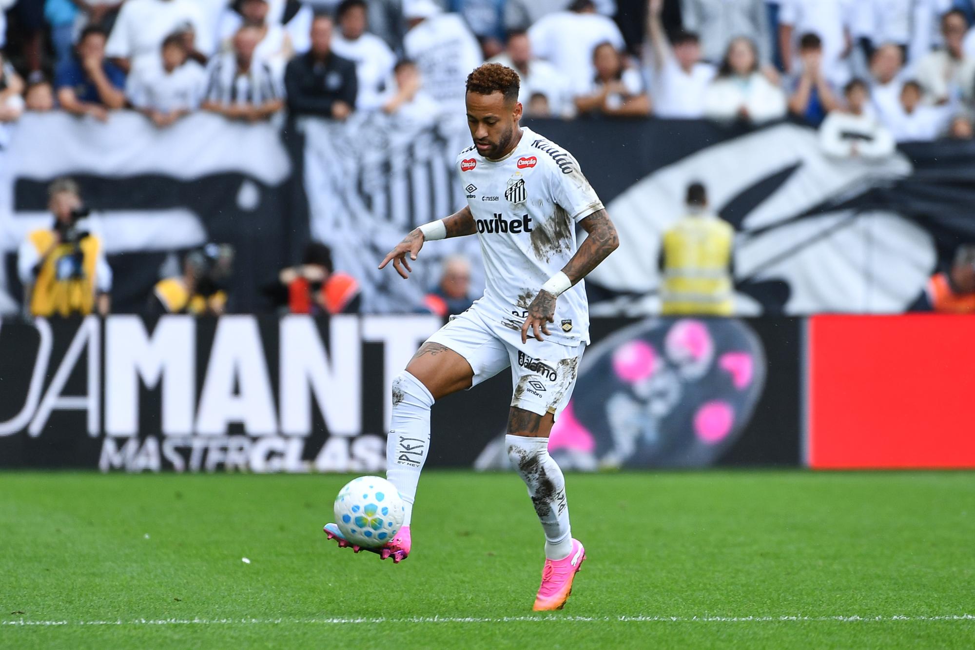 Brésil : Neymar remplacé par erreur lors de la rencontre entre Santos et Cortiba