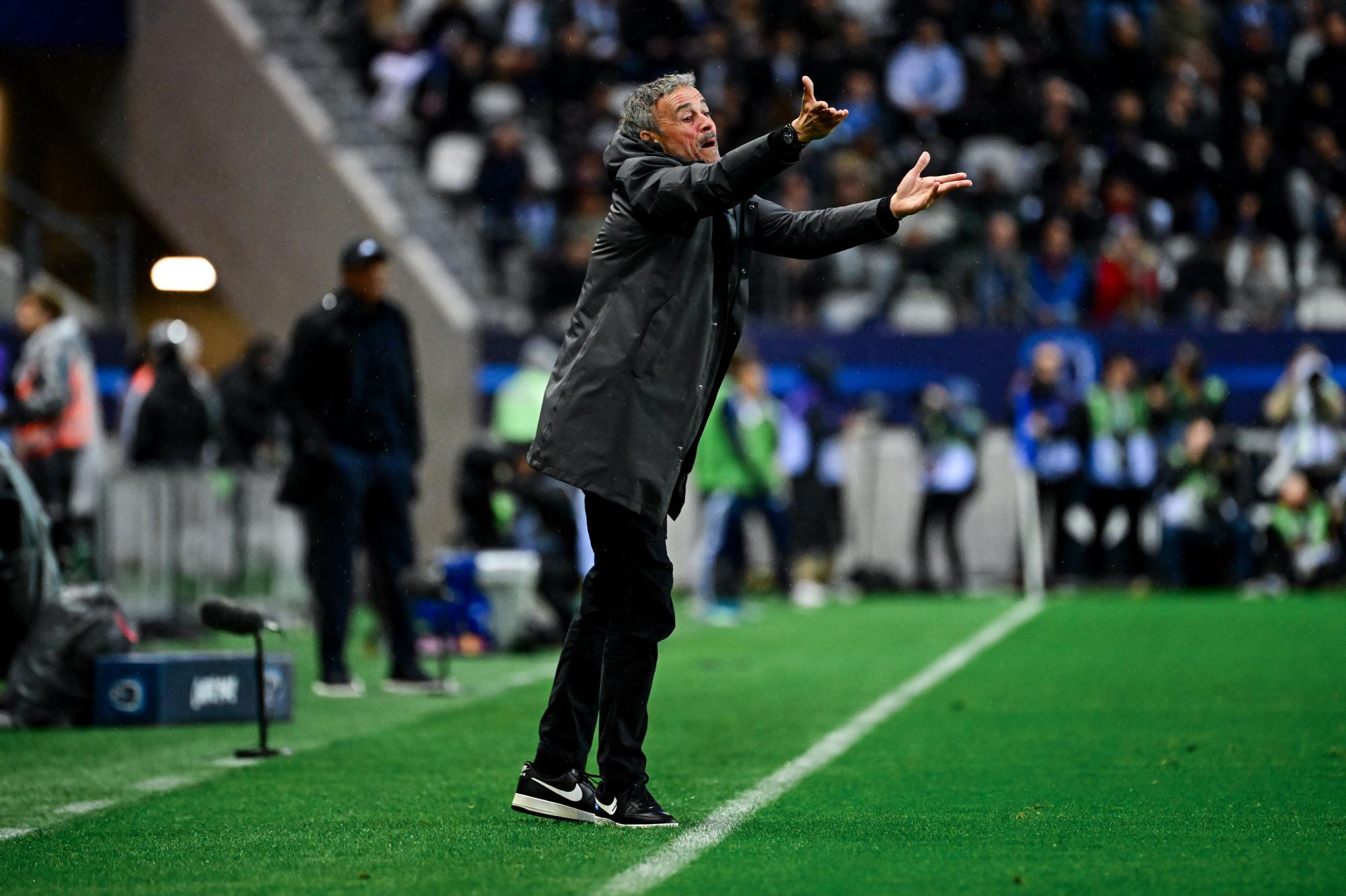 Luis Enrique agacé après la défaite du PSG face au Paris FC