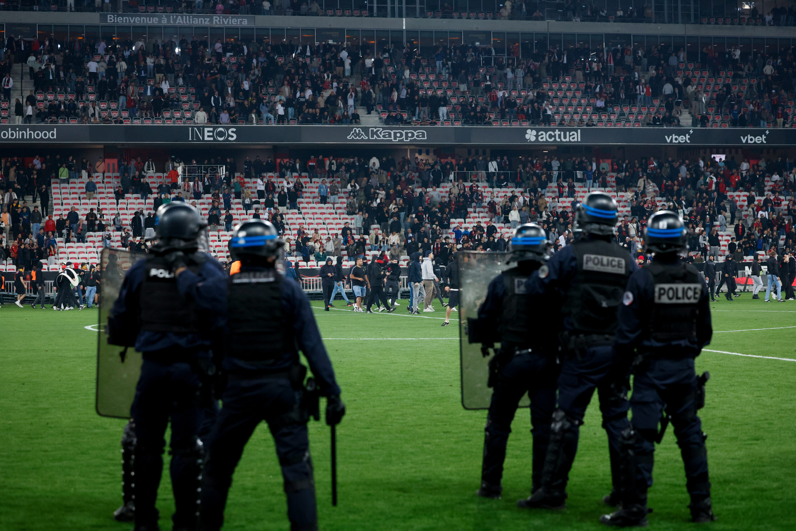 Ligue 1/Ligue 2 : le match de barrage entre l'OGC Nice et l'AS Saint-Étienne se jouera à huis-clos